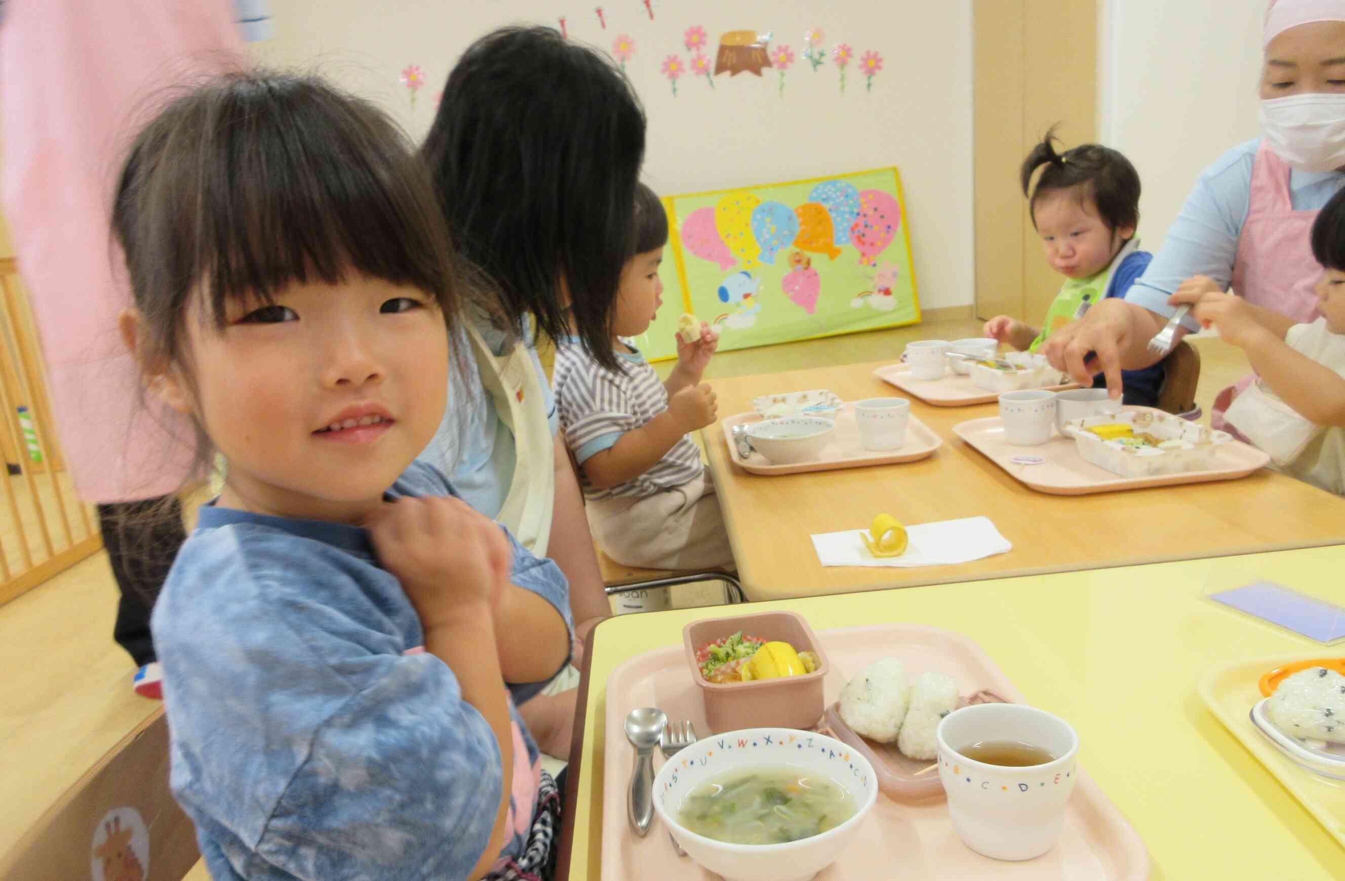 お弁当給食をしたよ！
