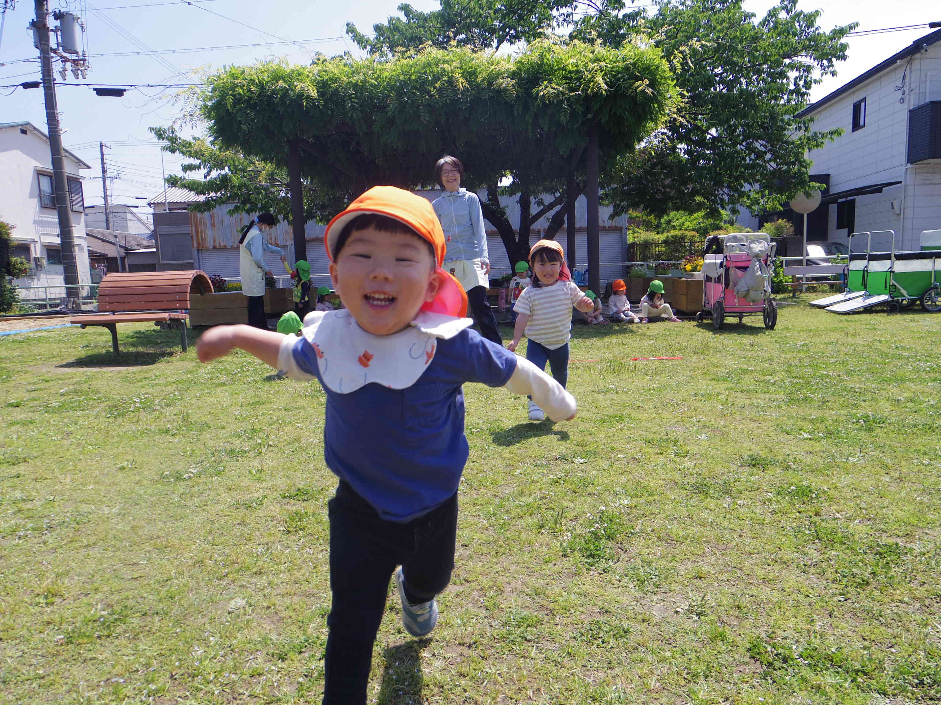 （あひる組、1歳児）ゴー！ゴー！