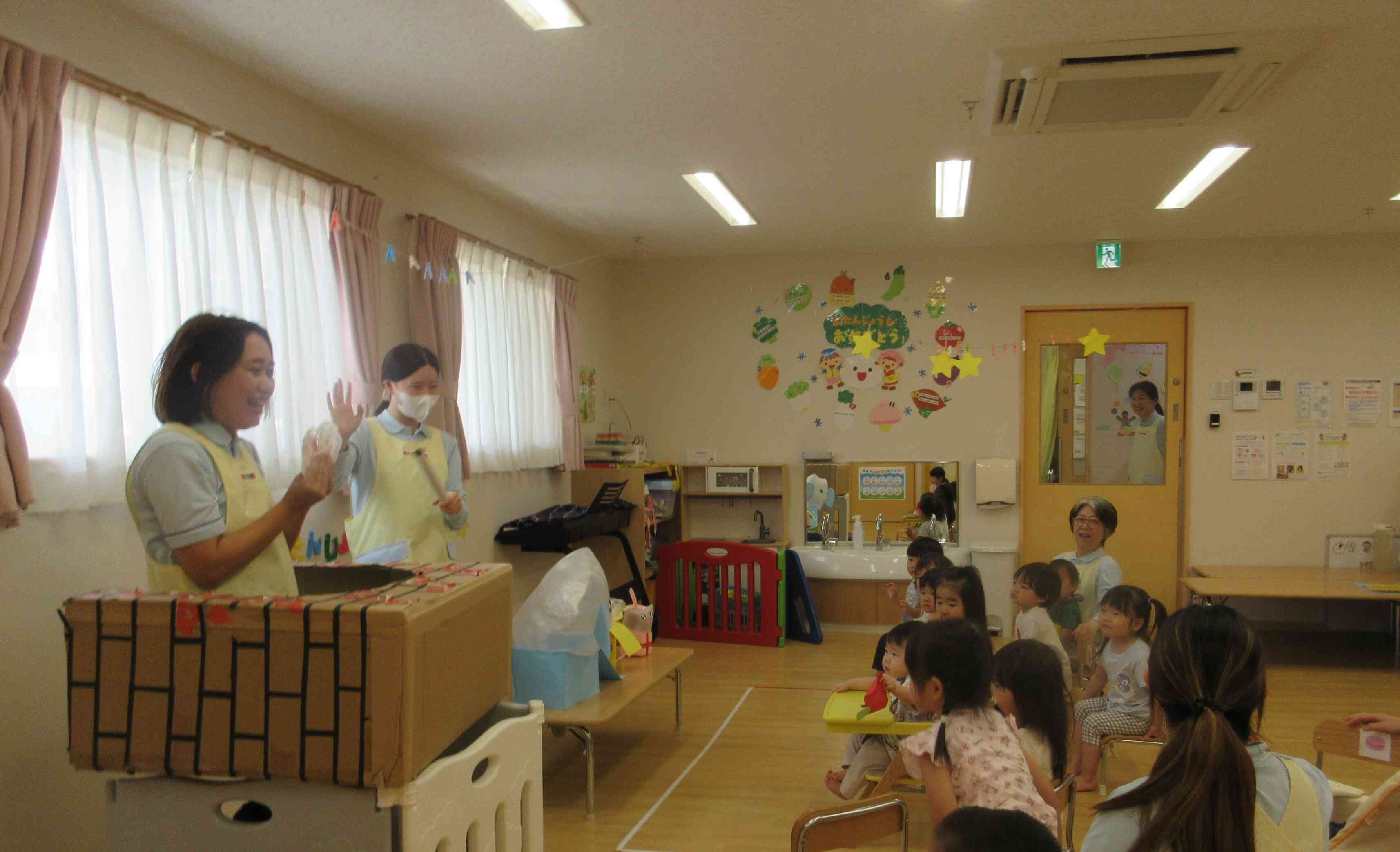一番大きな箱からはなんと先生が！！