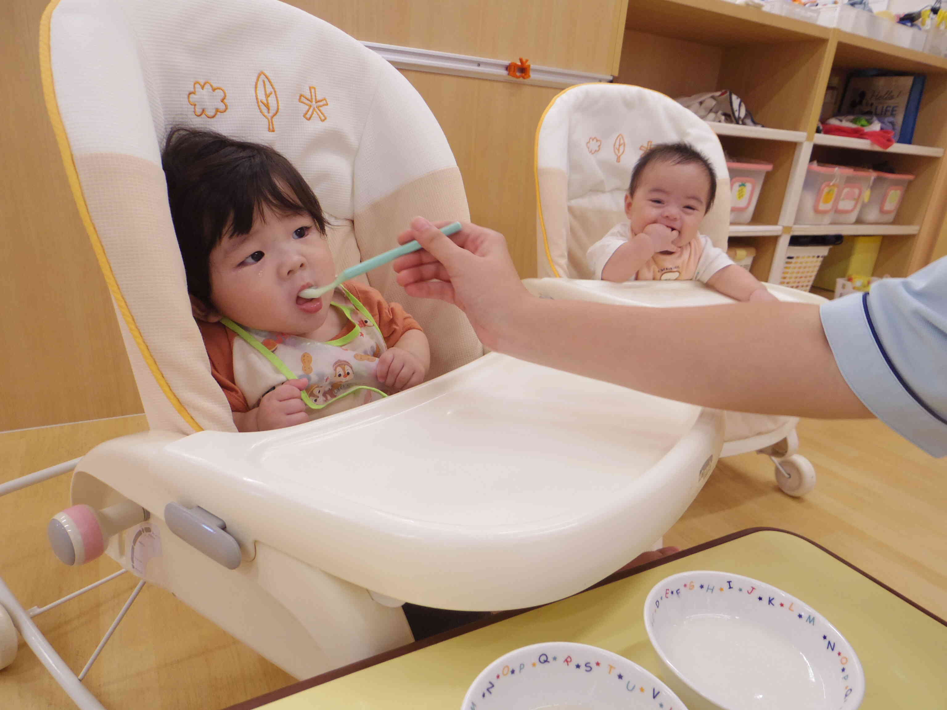 0歳児(ひよこ組)　中期食始まりました