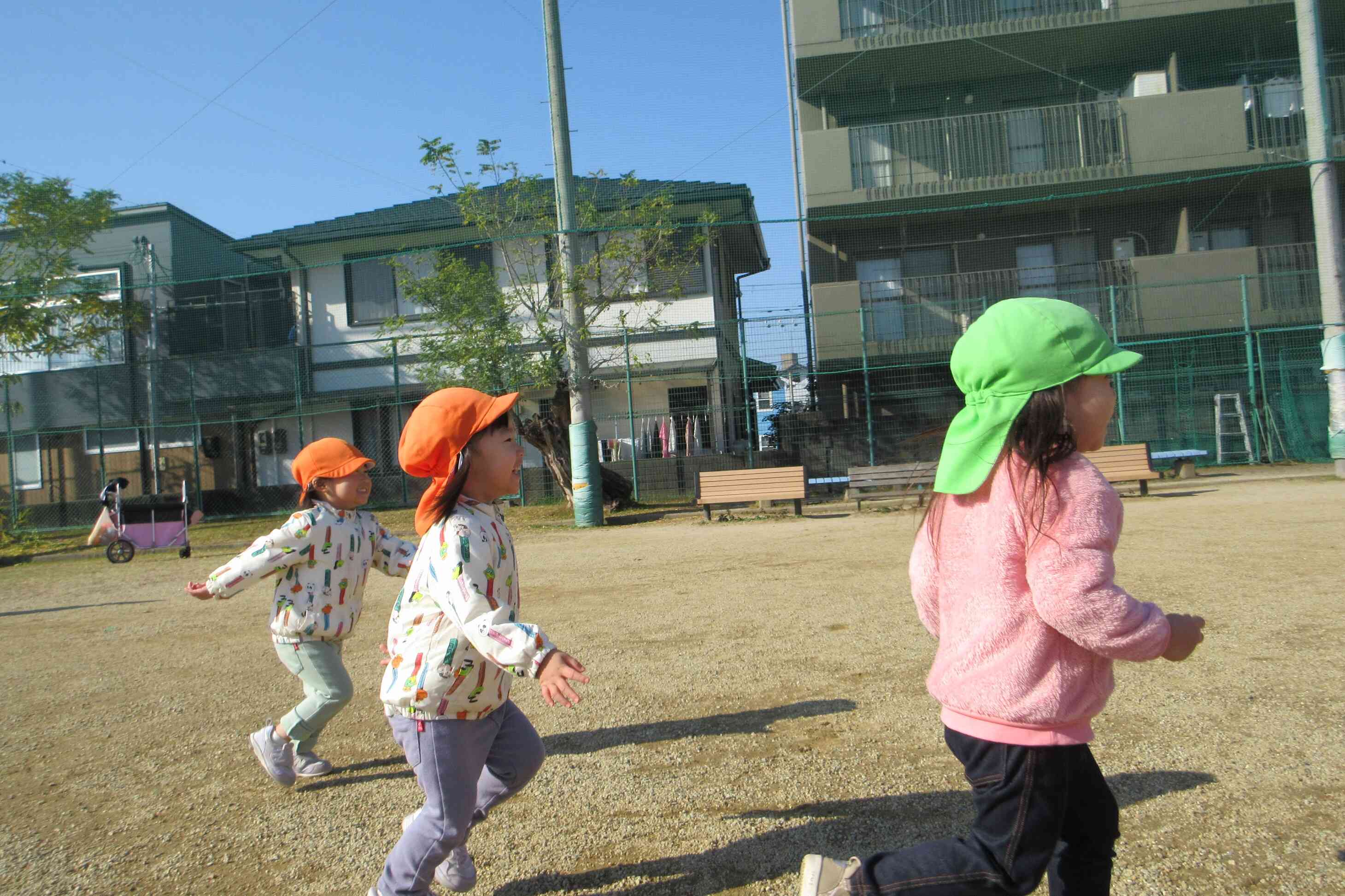 みんなの目線の先にはシャボン玉があったよ