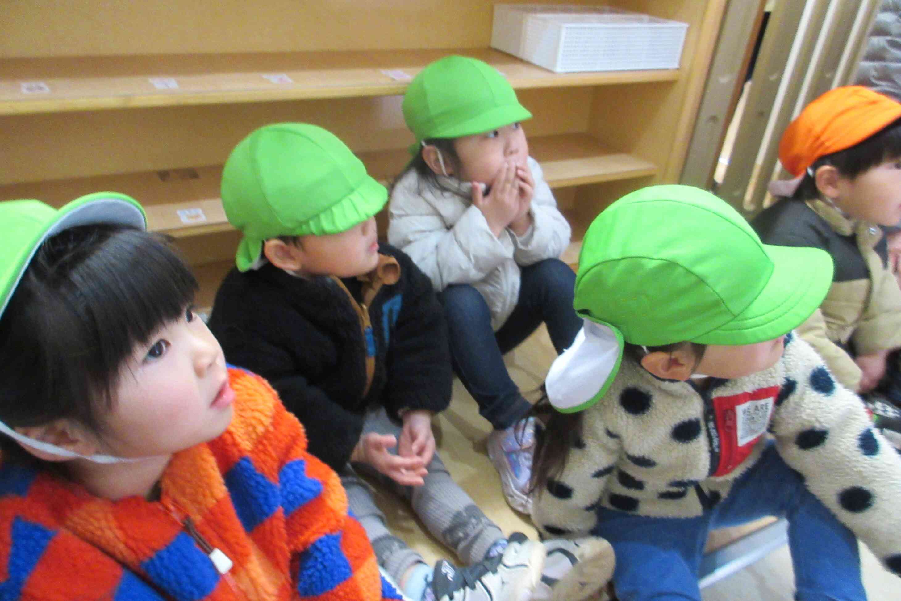 【2歳児：うさぎ組】防犯訓練に参加しました。