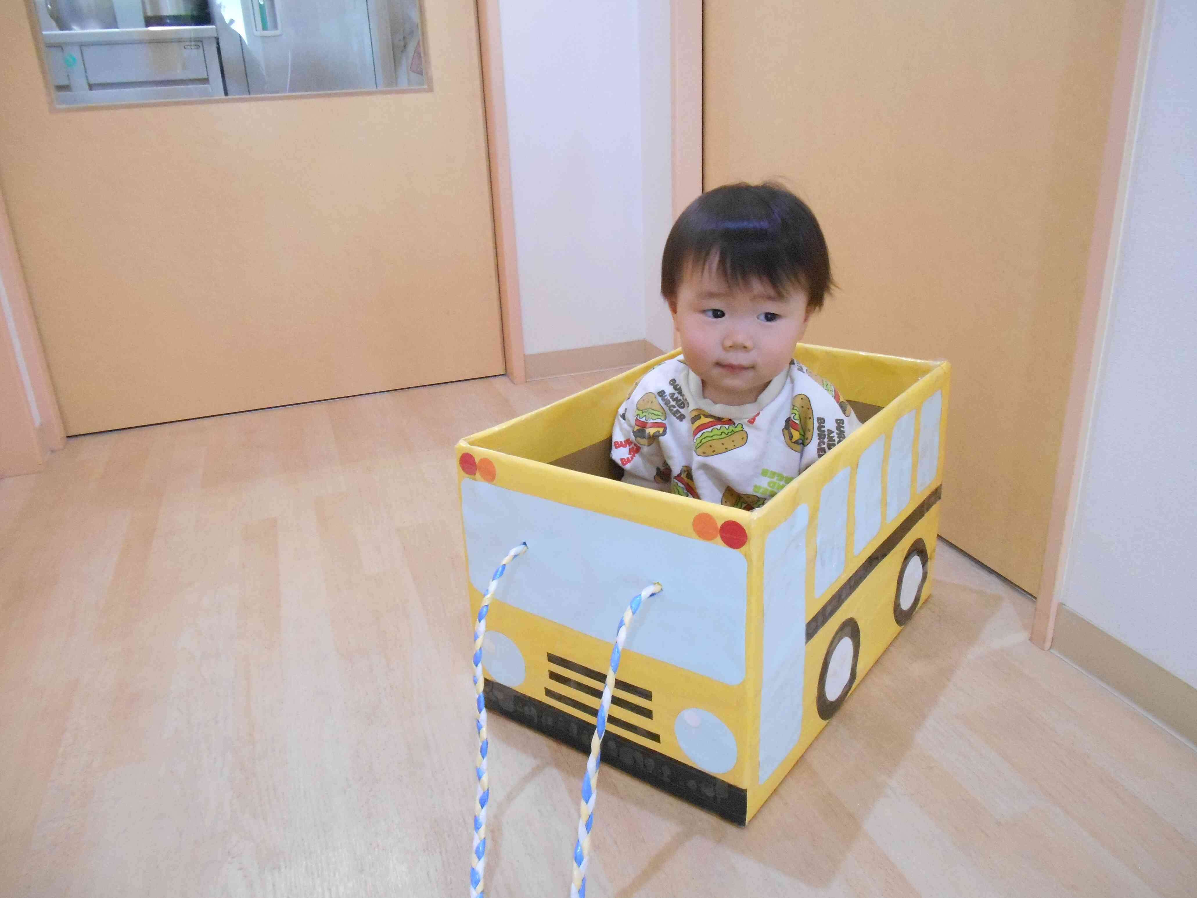 大型バスに乗ってます～♪