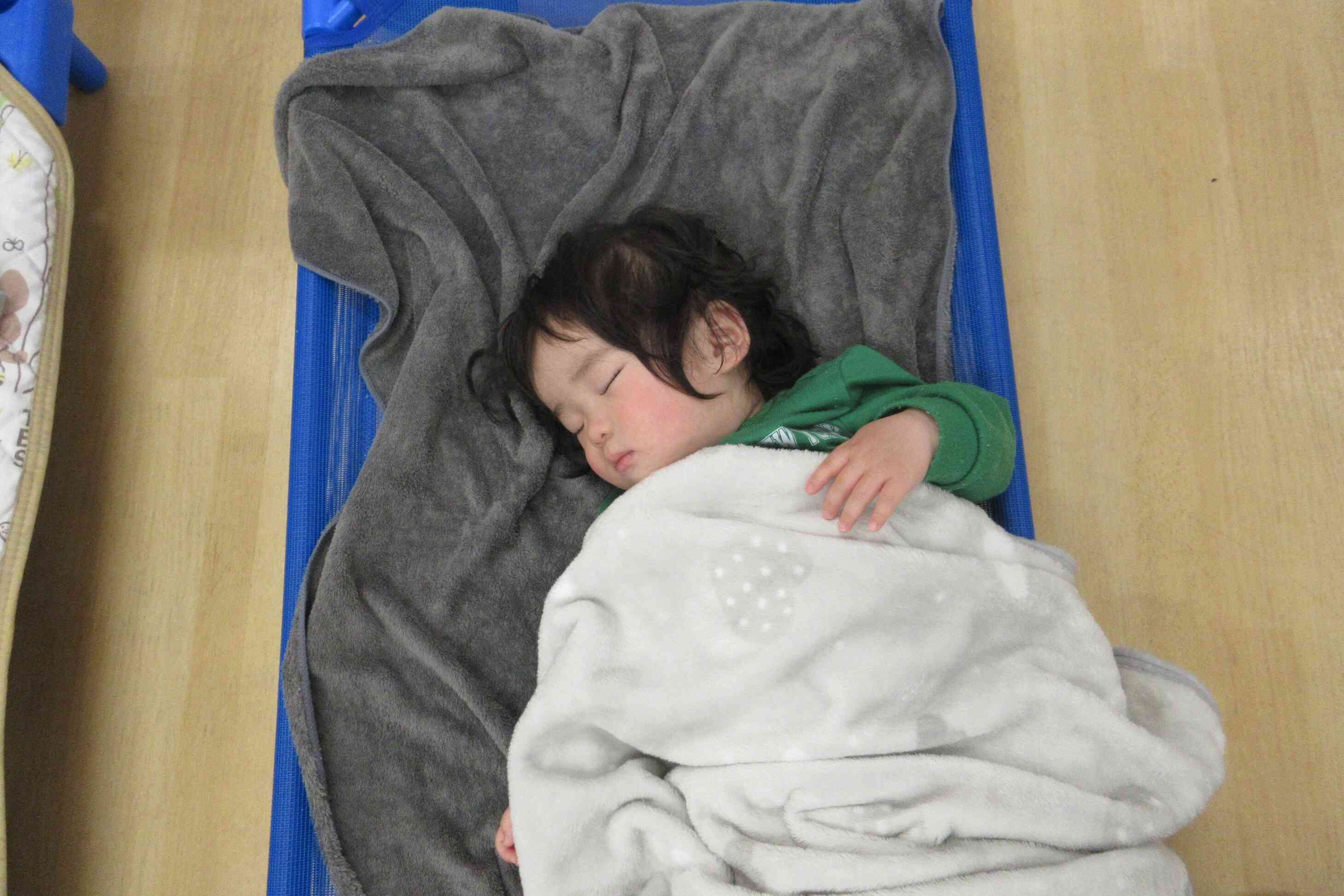 初めてのお昼寝コット