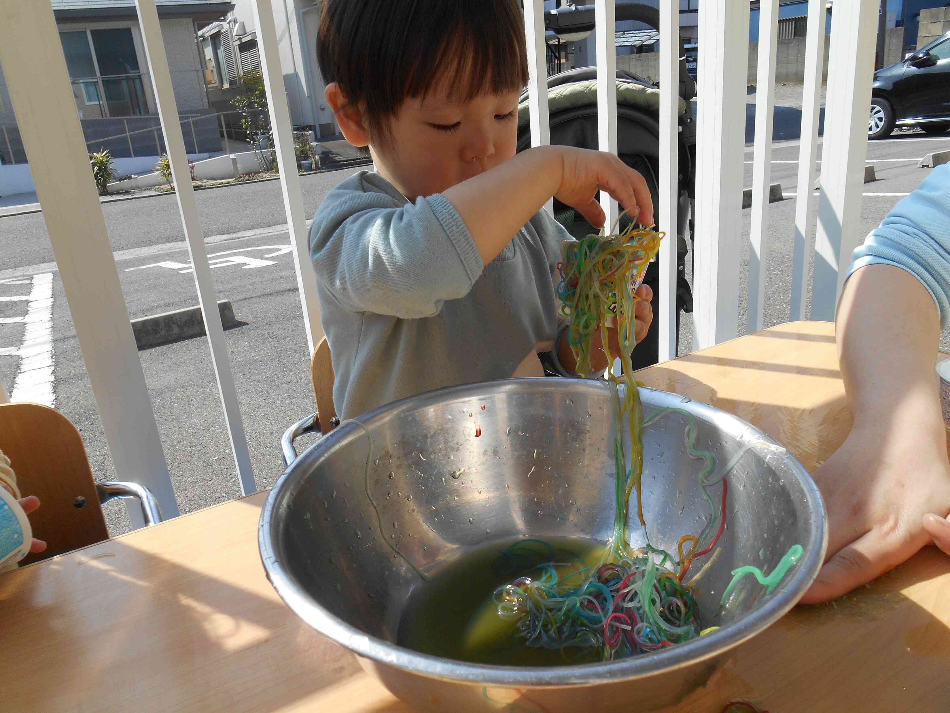 たくさんの色の春雨だね