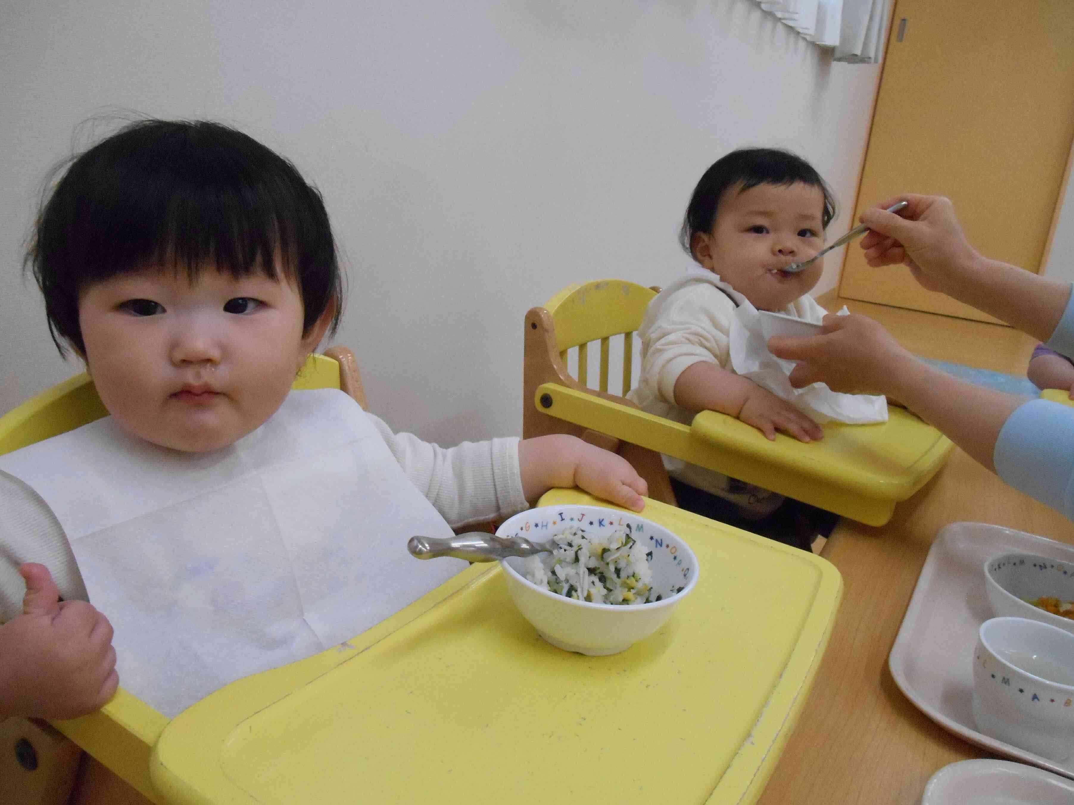 ひよこ組のおともだちも給食スタート！！