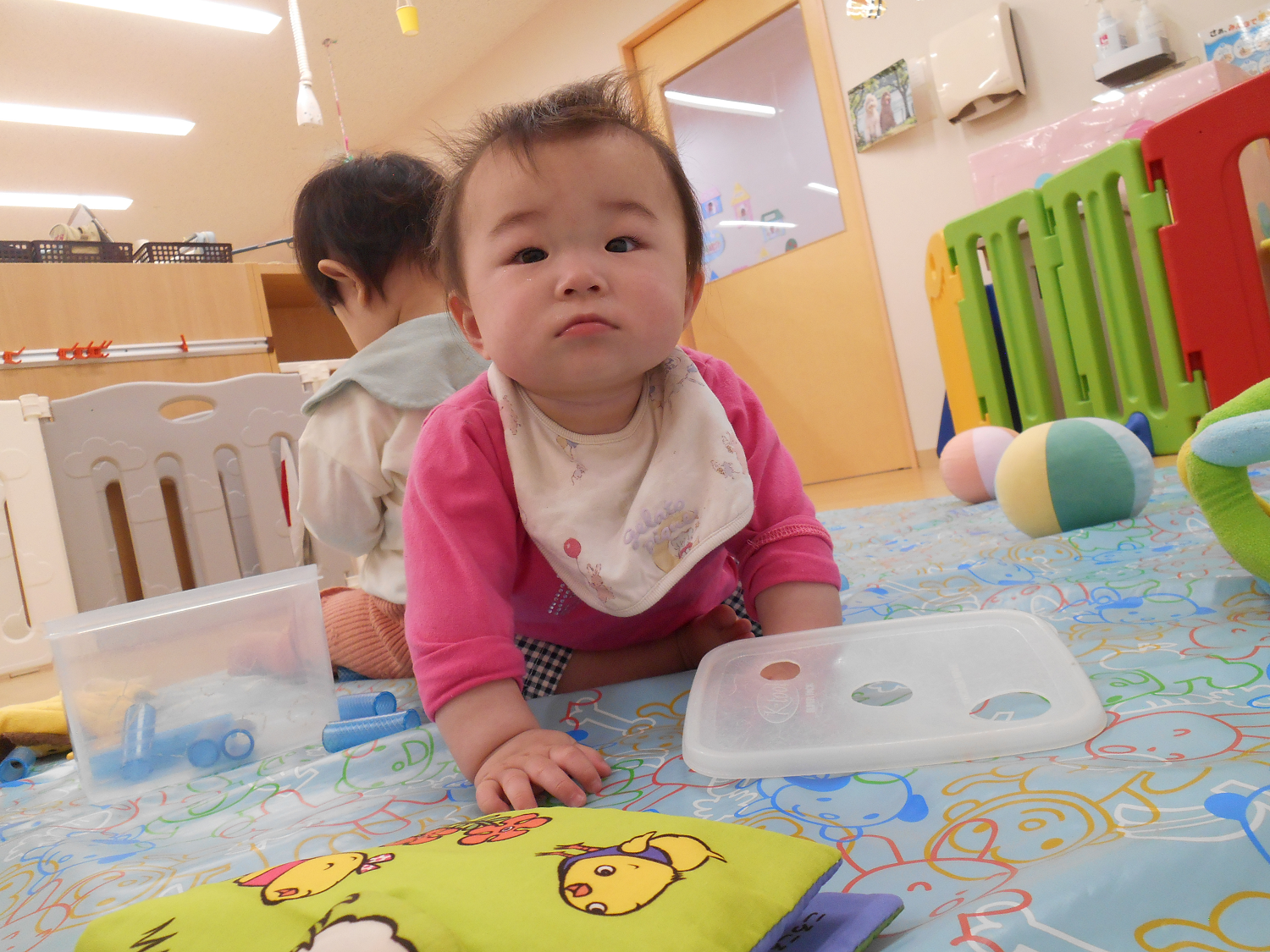 色んなおもちゃに興味深々！