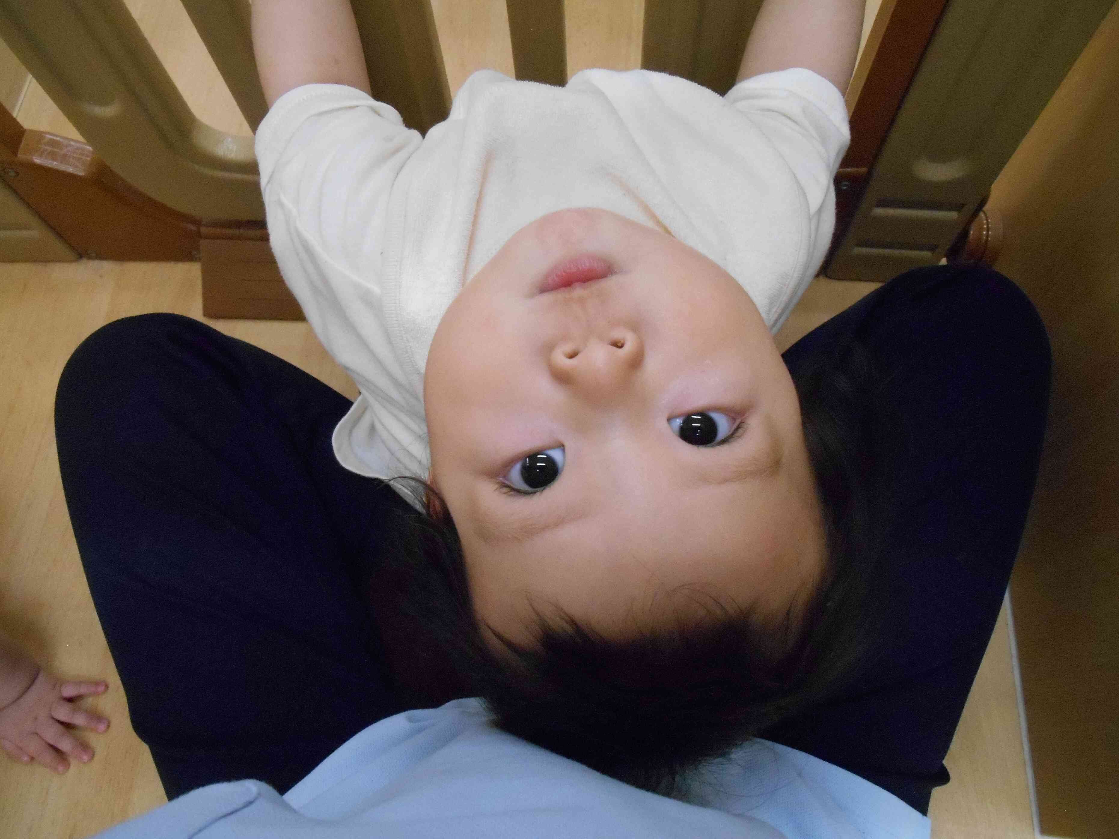 掴まり立ちが得意だよぉ
