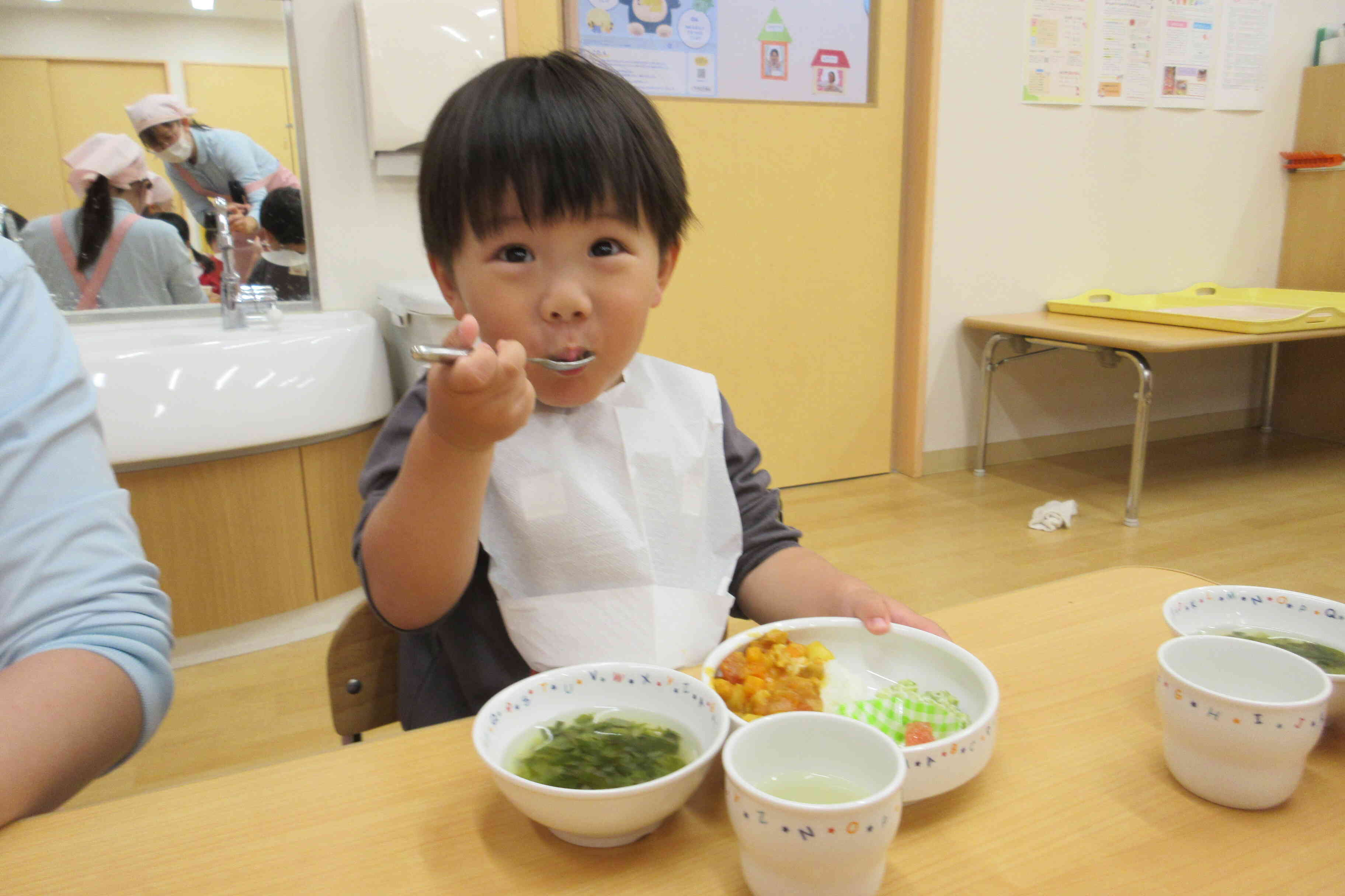 自分で上手に食べれるよ♪