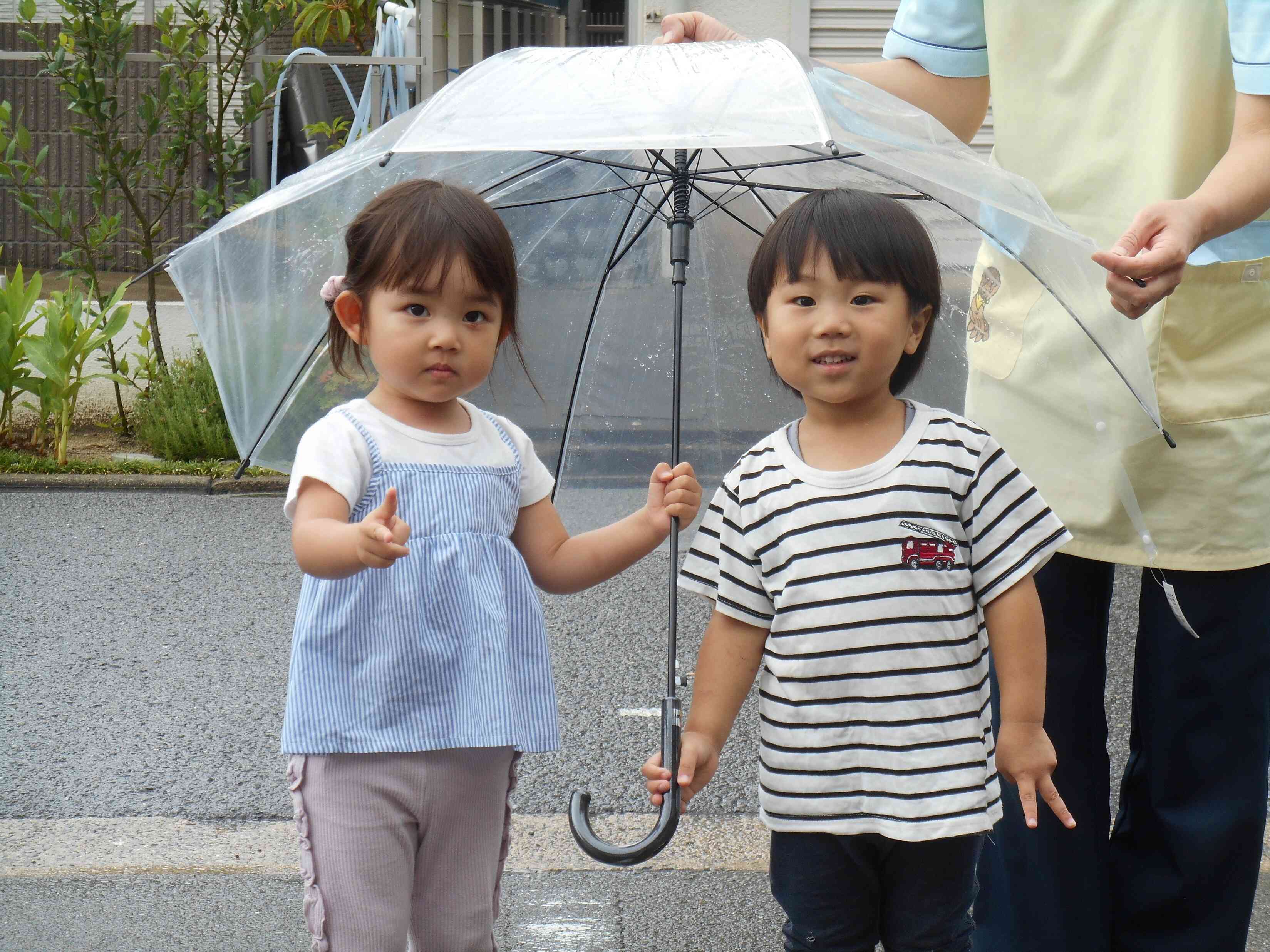 雨のお散歩ってたのしいー！