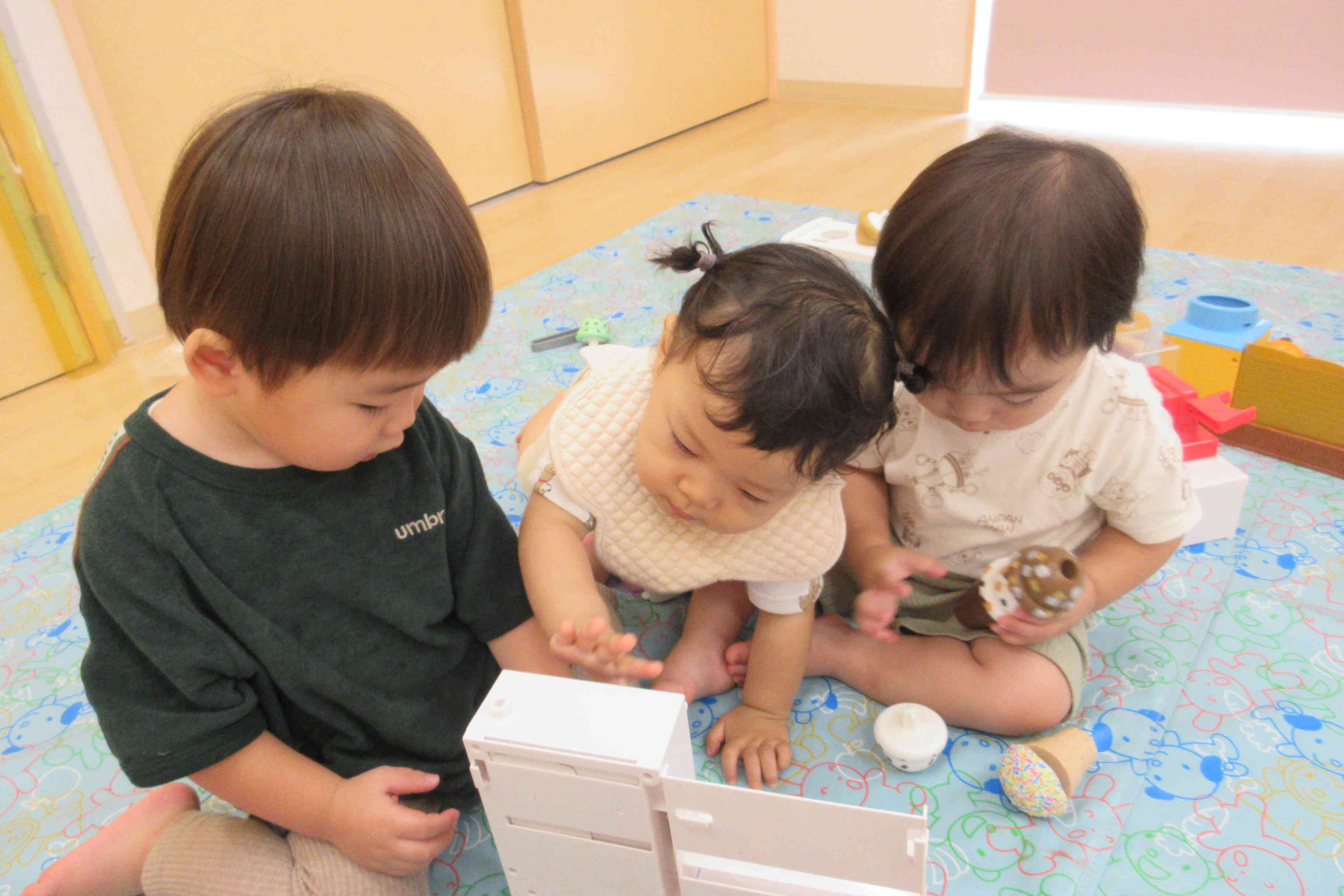 アイス屋さんごっこ！