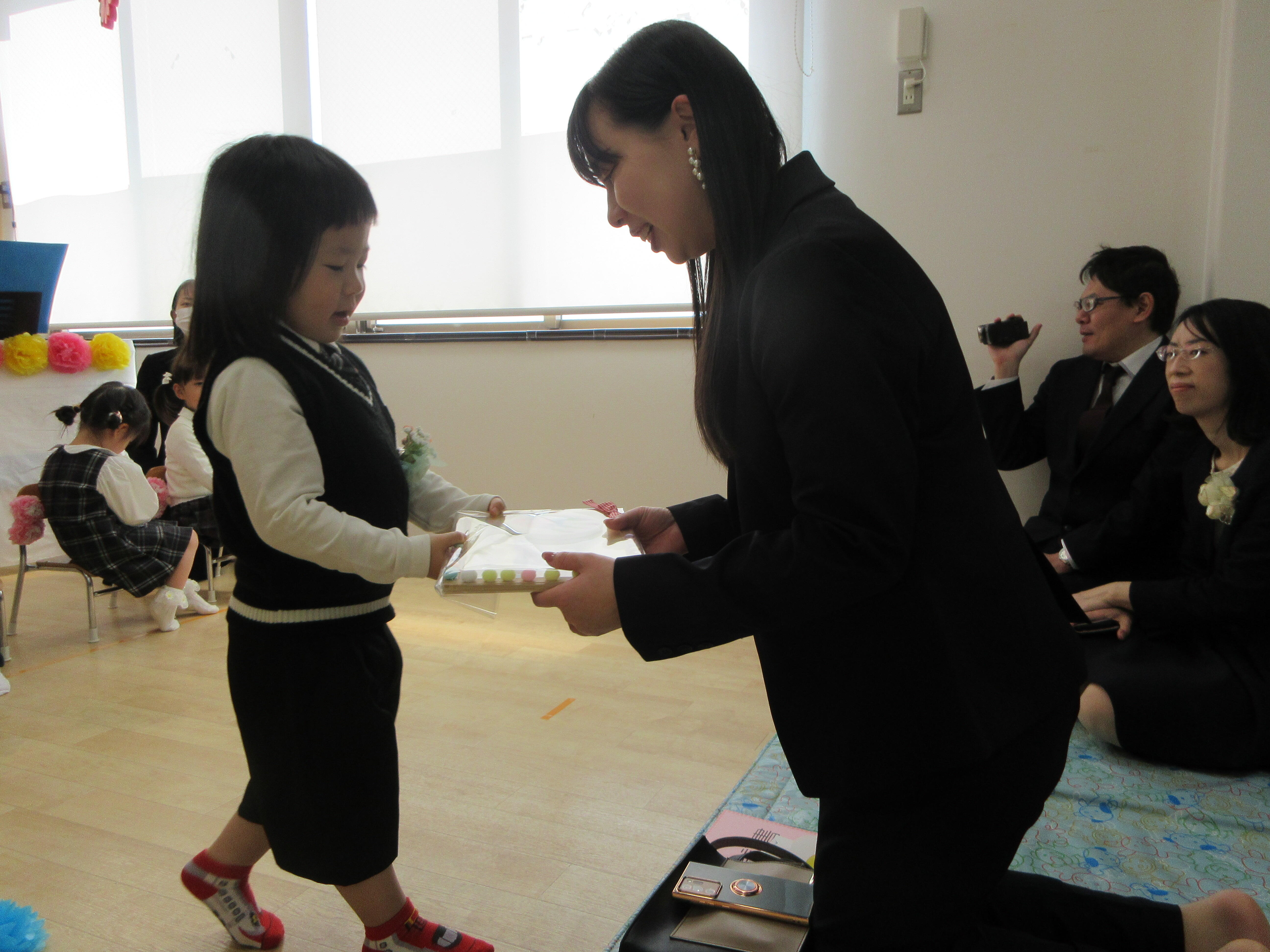 記念品をおくりました