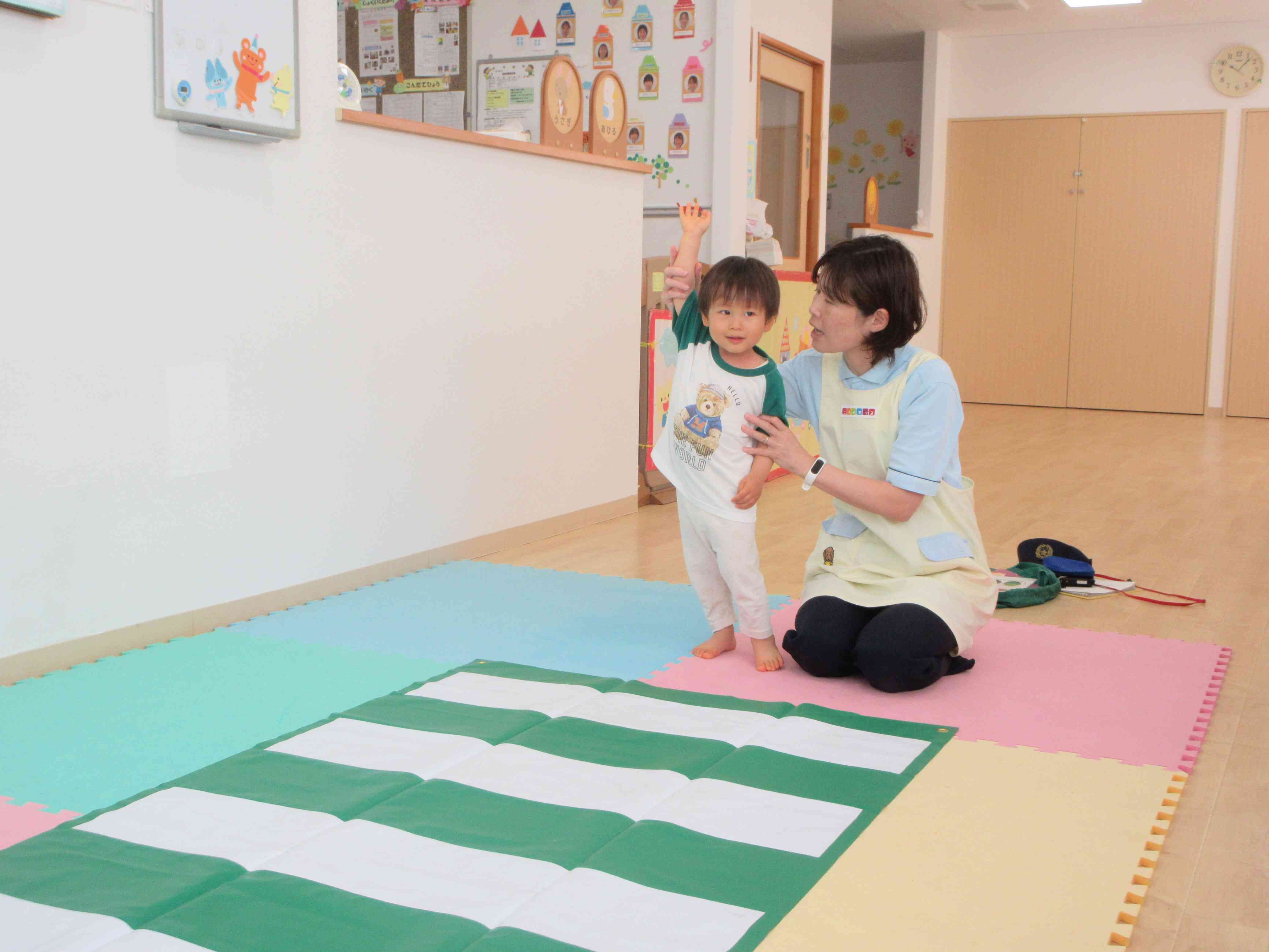 交通安全指導～ニチイキッズ鳥取駅南保育園におまわりさんがきたよ～