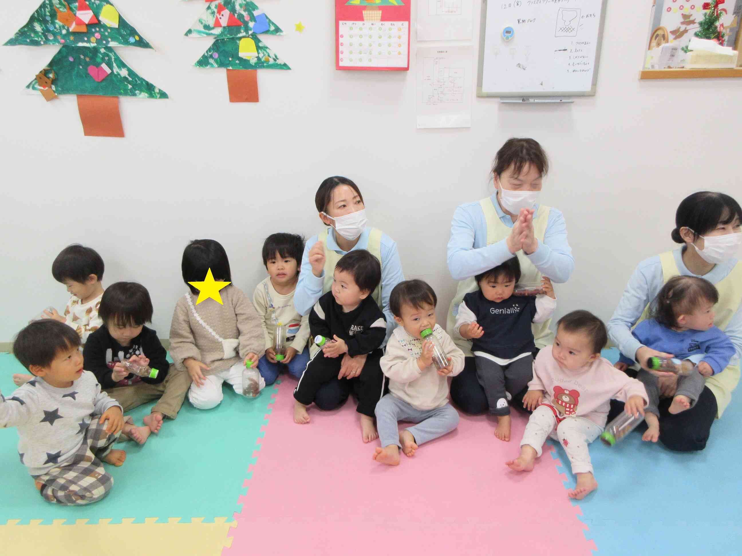 みんなで「あわてんぼうのサンタクロース」を歌いました！