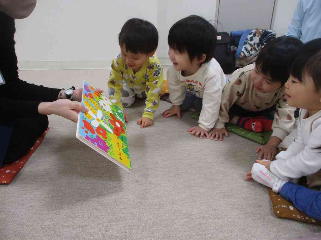 お話の会に行ってきました（１，２歳児）