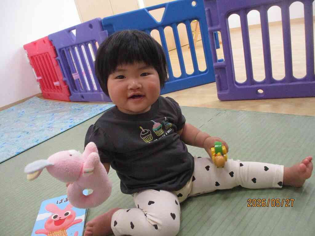 ひよこ組の様子～新しいお友だちが仲間入りしました～（0歳児）