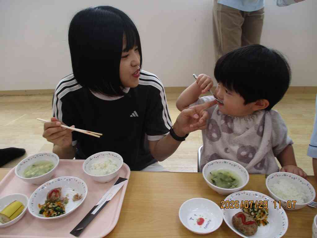 給食試食会がありました