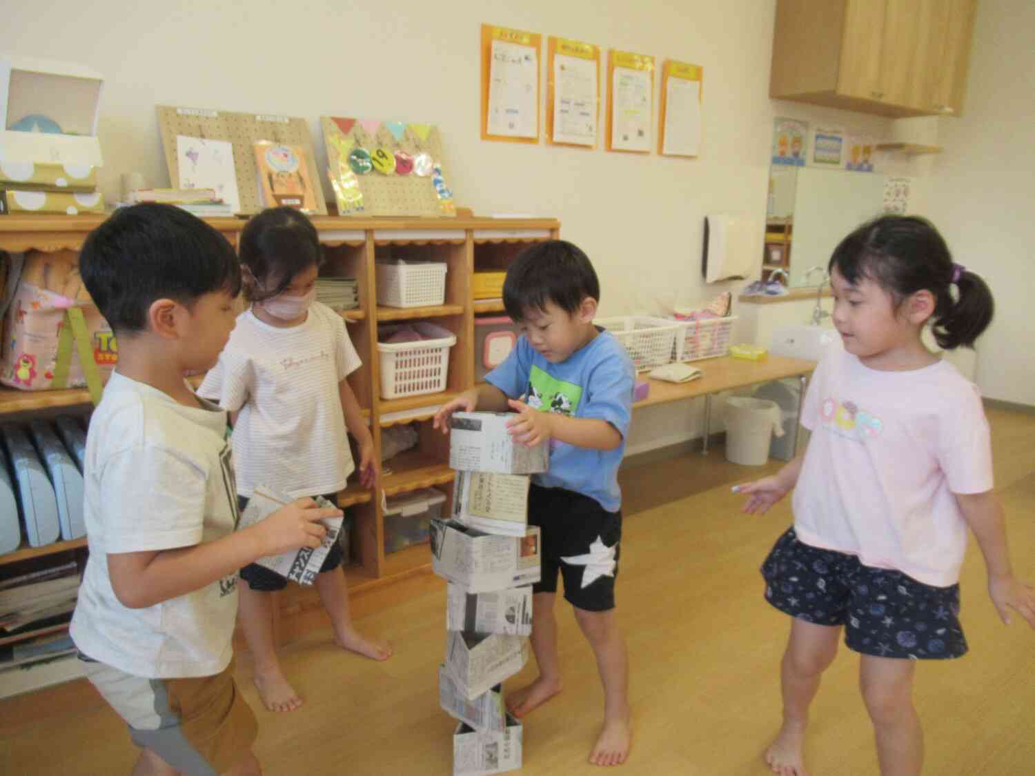 新聞紙タワーに挑戦☆