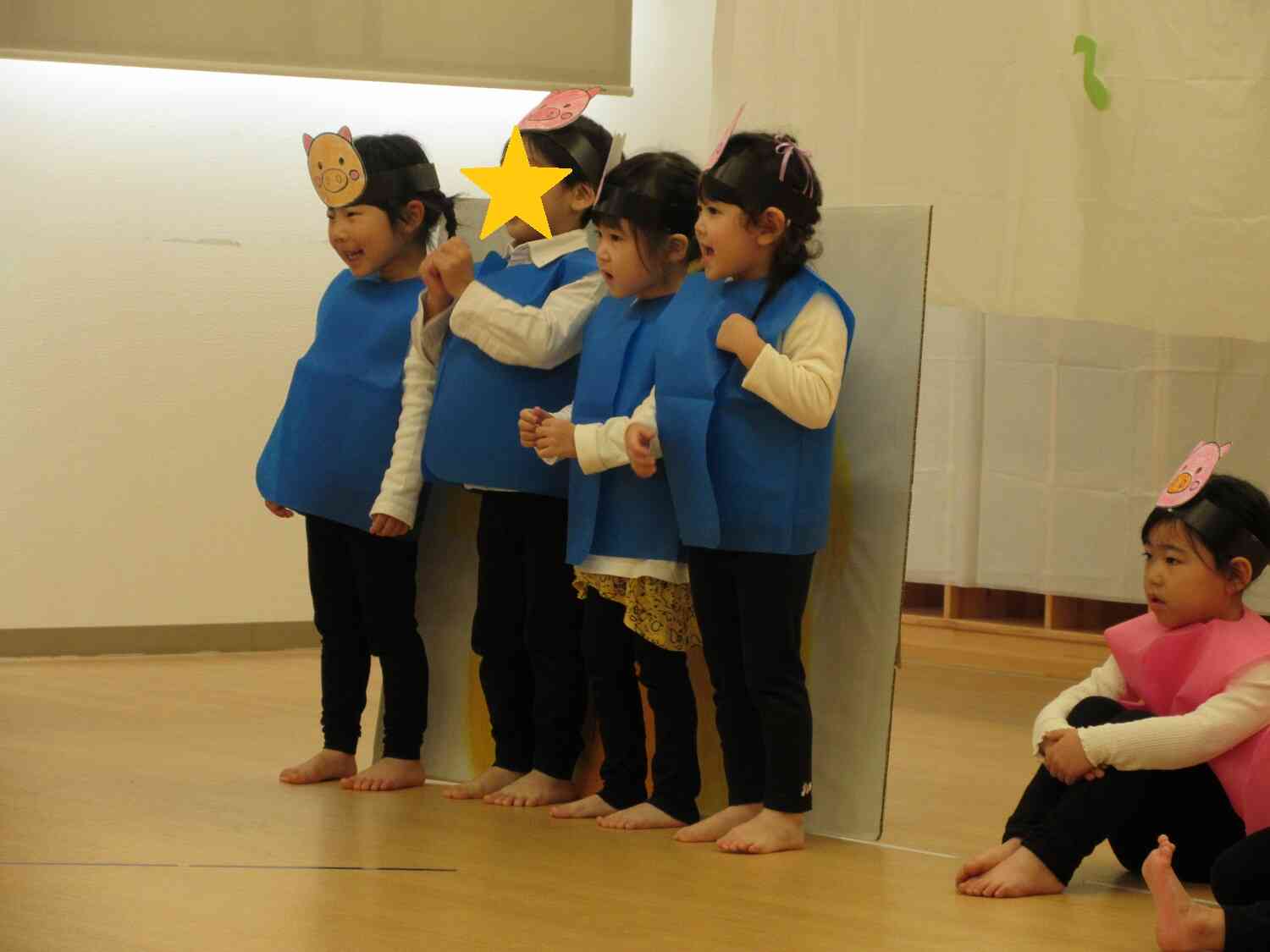 わらのお家作ったよ～大ぶたちゃん～