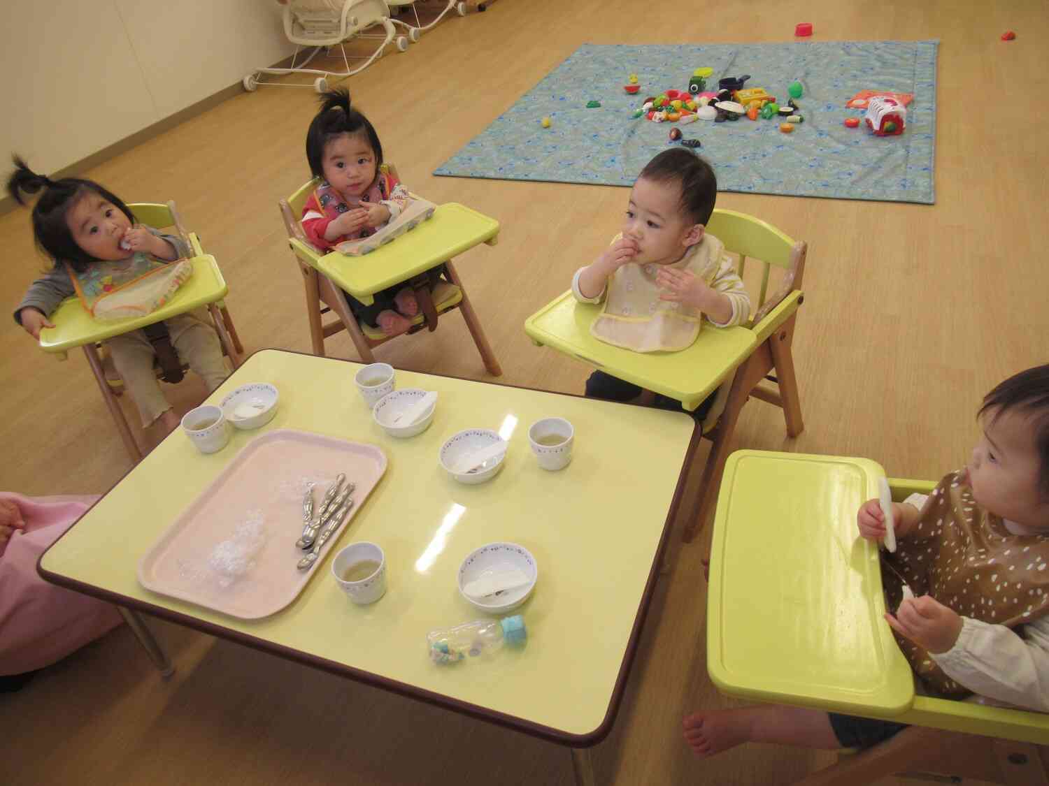 みんなでおやつ美味しいね♡