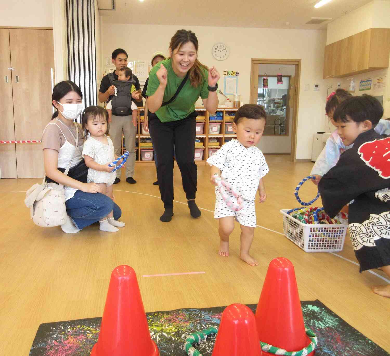 子育てひろばのお友だちも遊びに来てくれました！～わなげ～