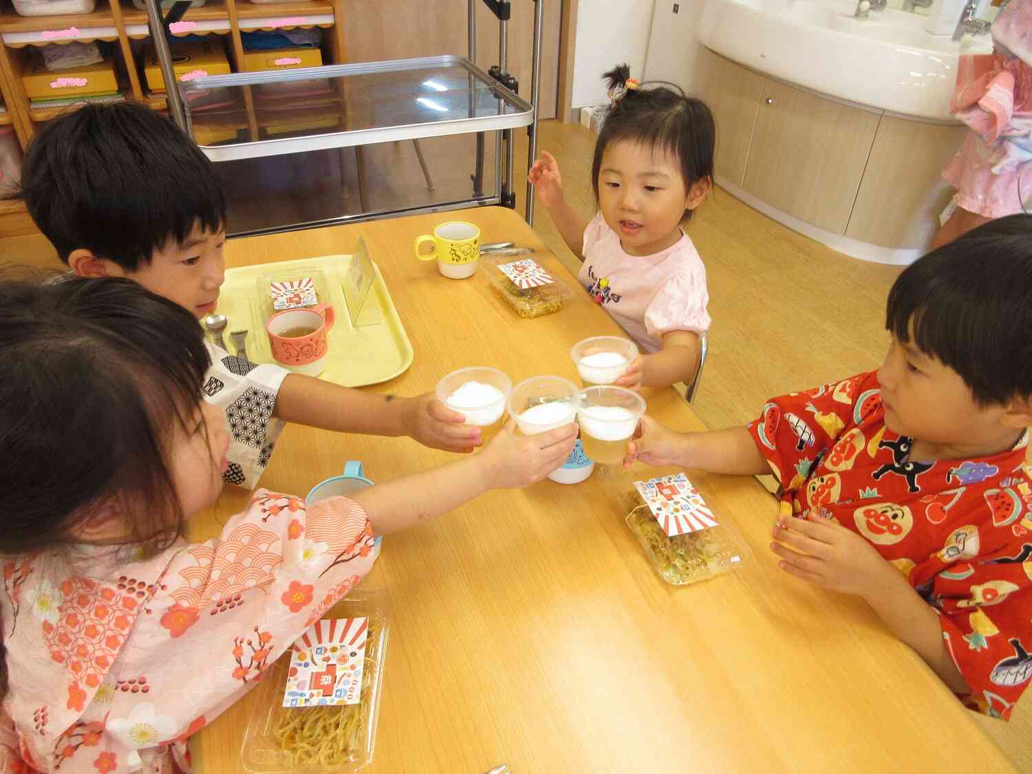 これは…ビール！？飲めるの？