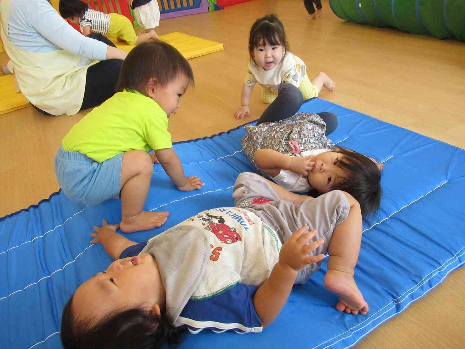 マット運動たのしいな～♡