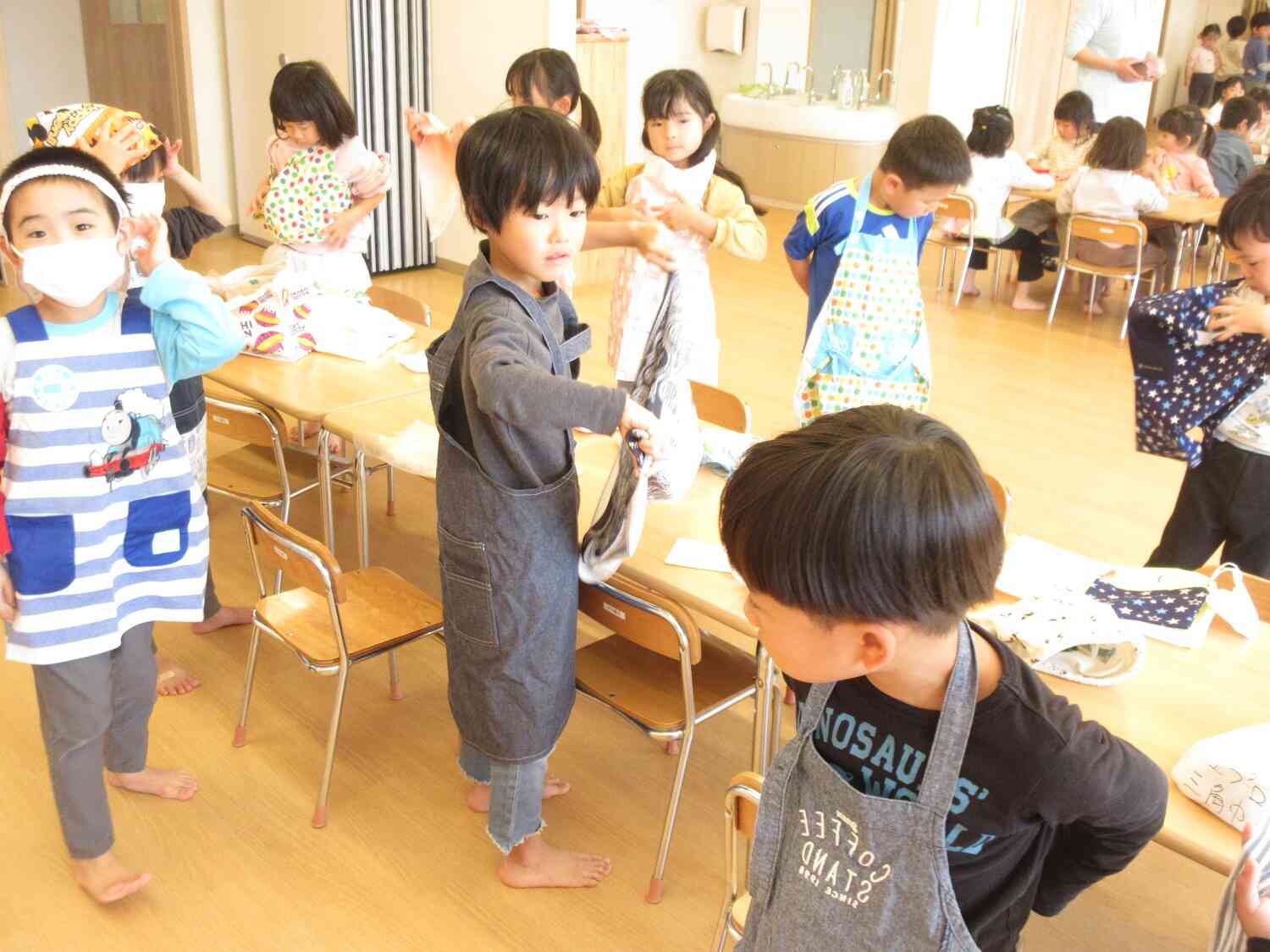 エプロンに着替えるぞ！！