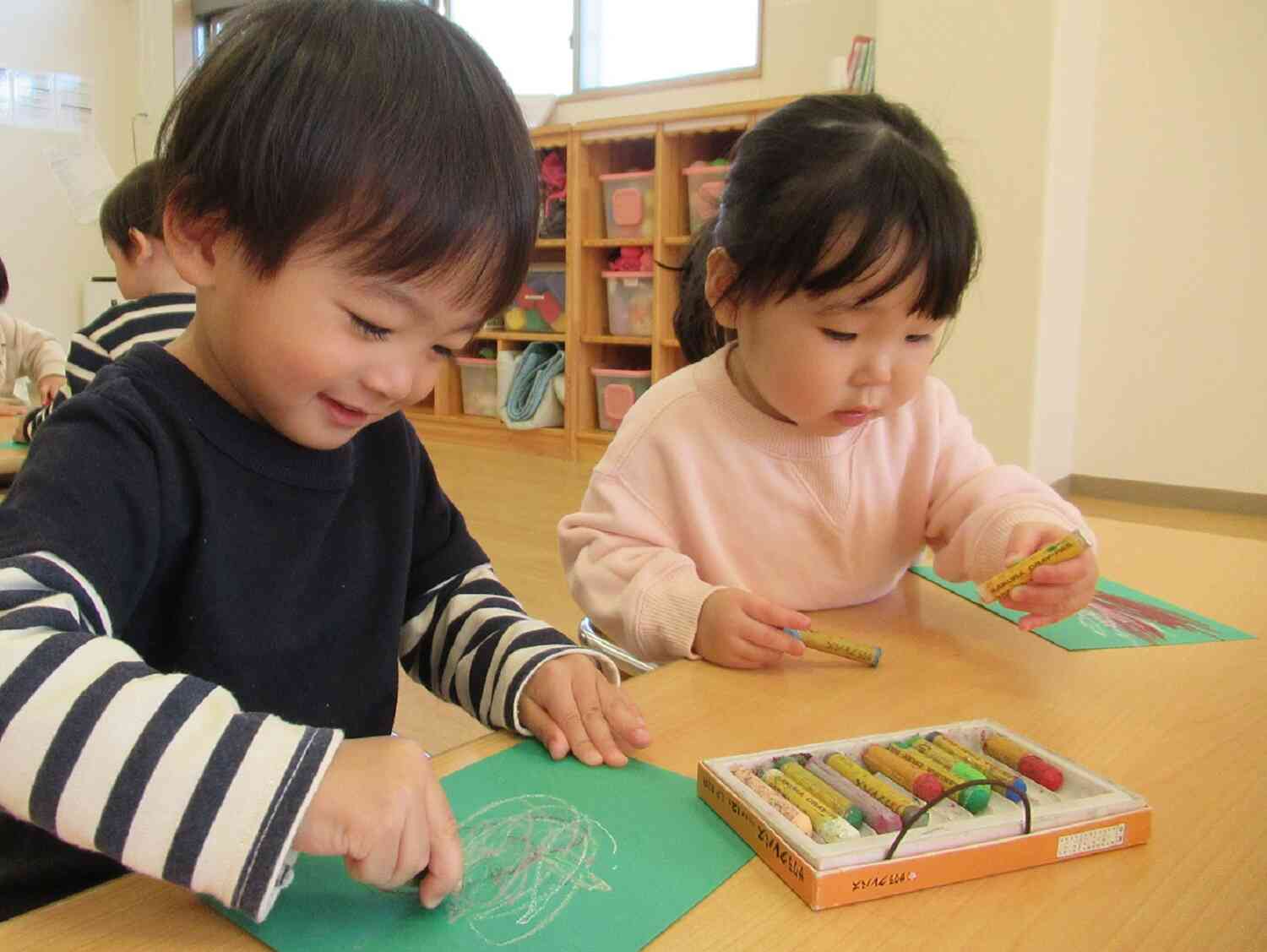 お絵描きたのしいな～♪