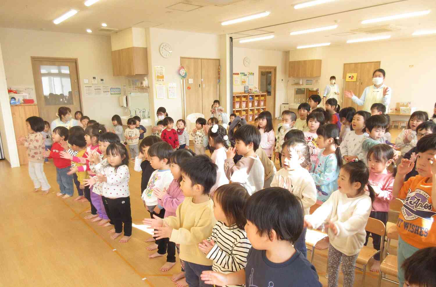 歌を歌ってお祝いしよう♪