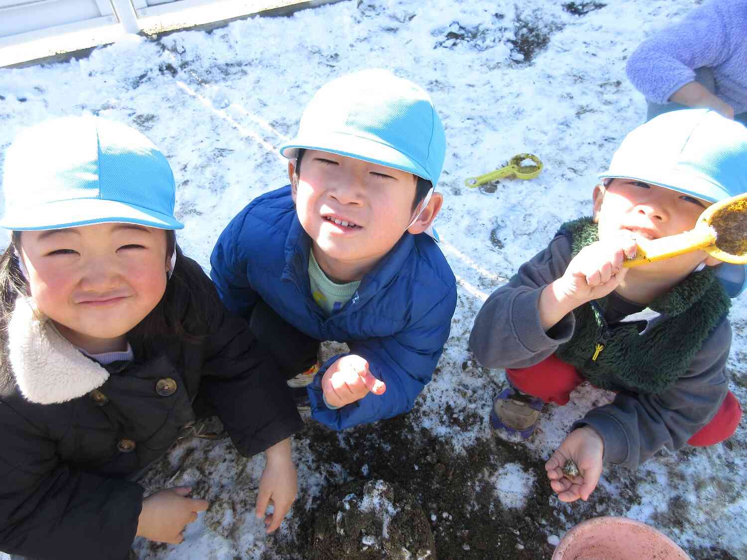 雪遊びをしました☆～りす組～