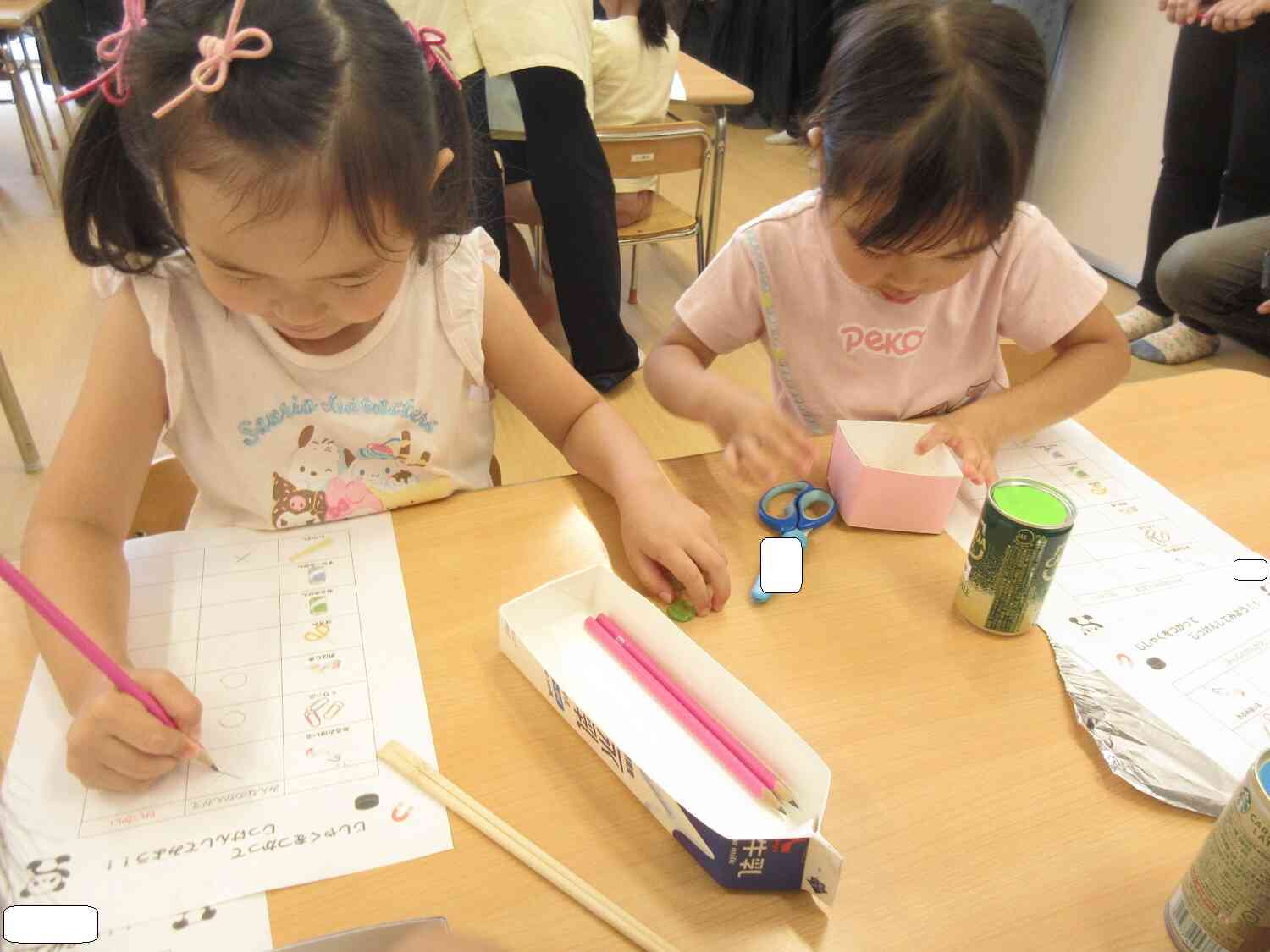 鉛筆で書いていくよ！！