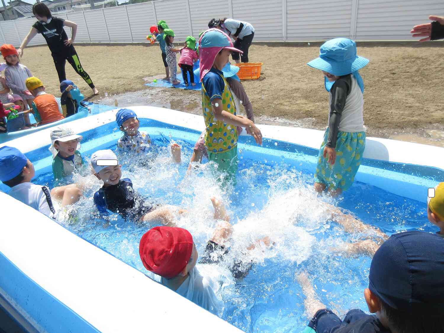 おもいっきりプール遊び♪