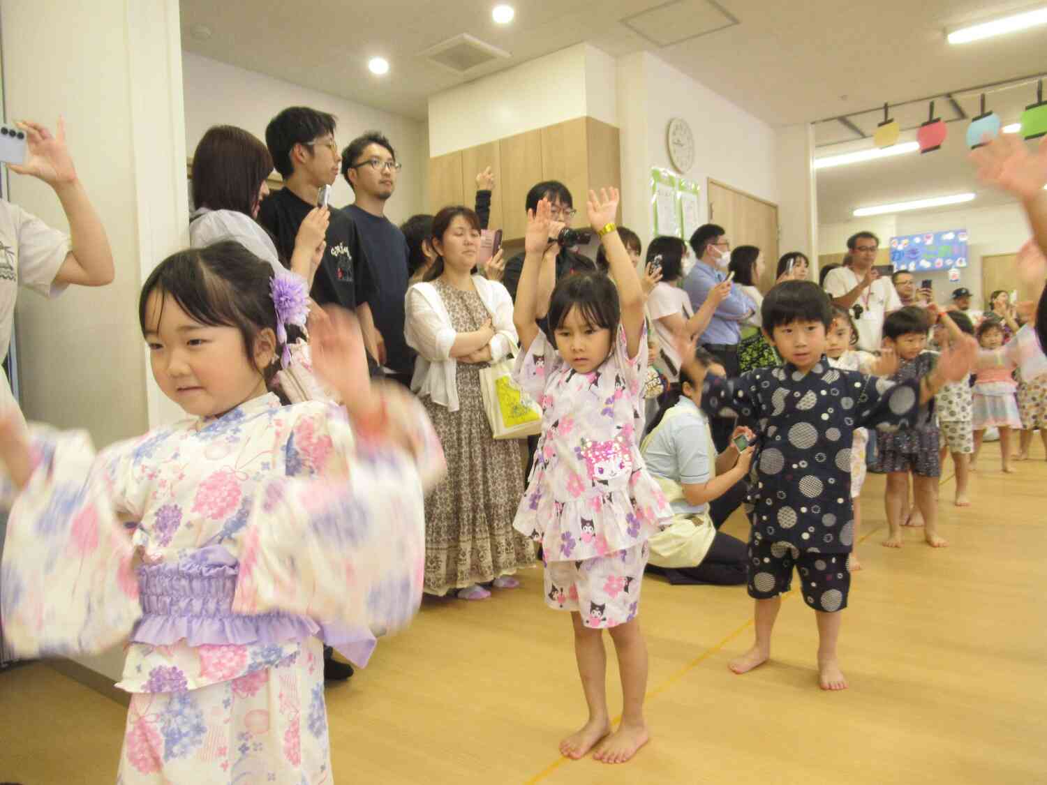 みんなで盆踊り♩