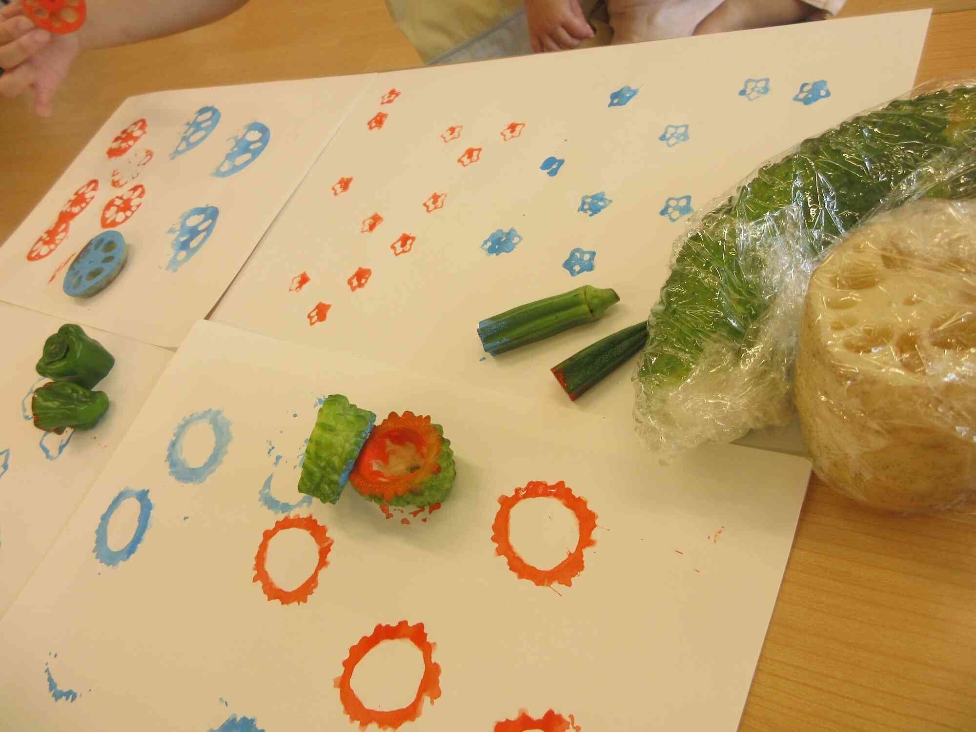 ☆食育☆ 夏野菜クイズ～野菜スタンプ・実験～