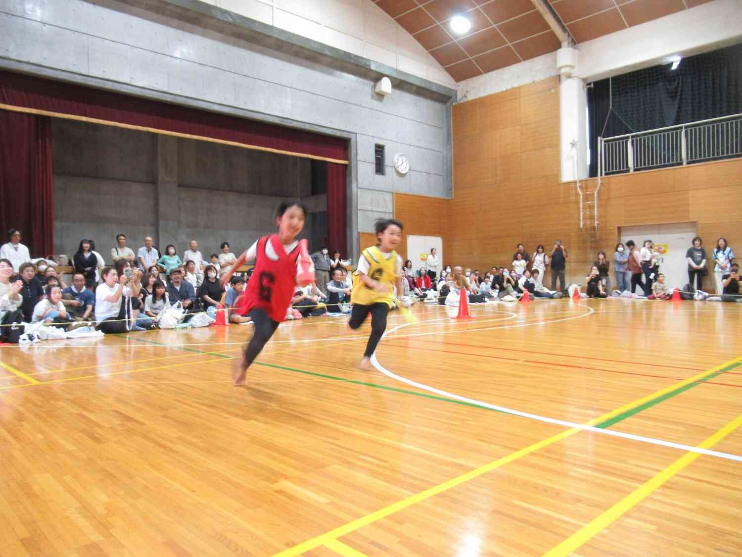 全力で駆け巡る！リレー！