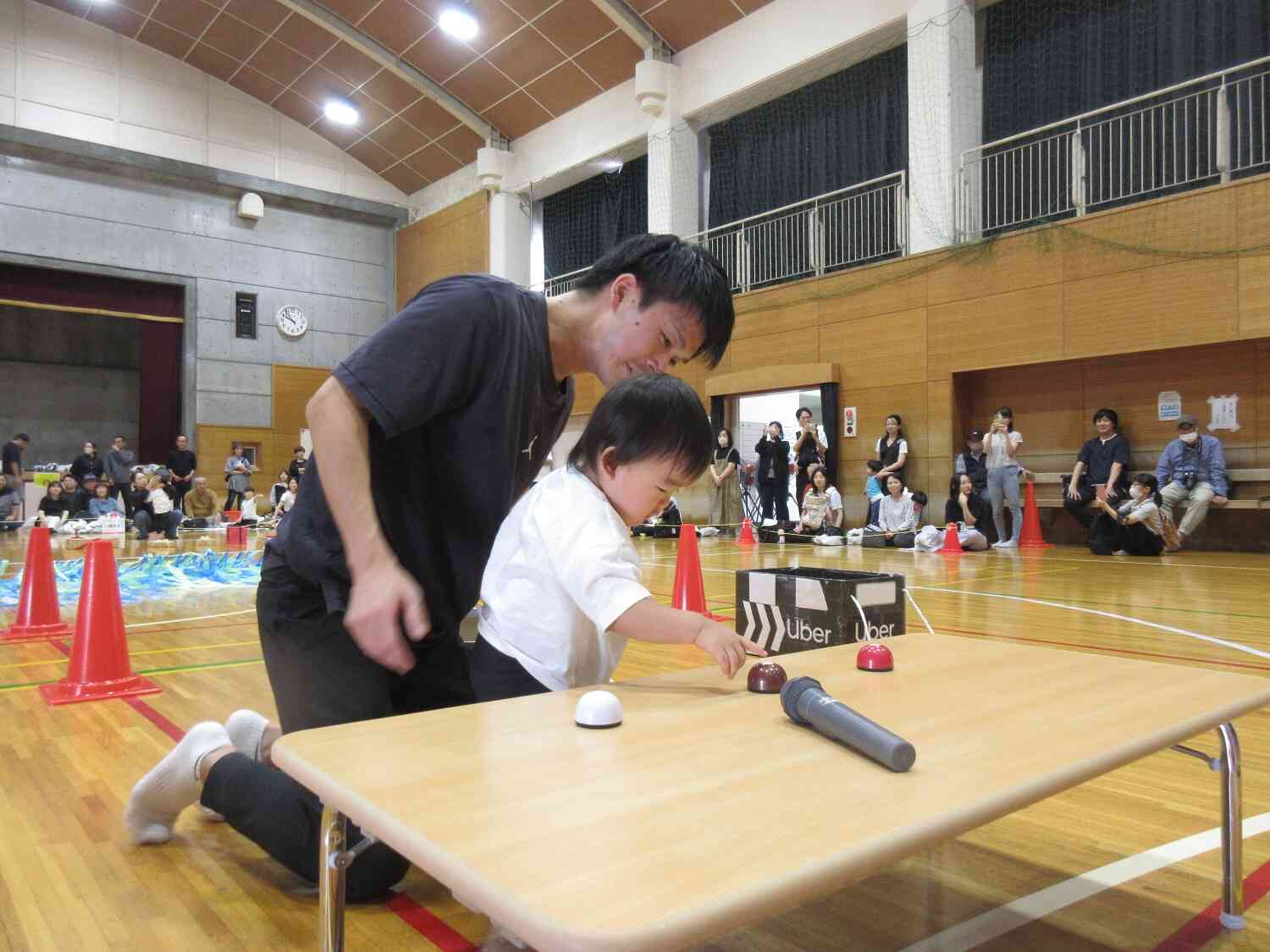 ピンポーン!お届けものでーす!