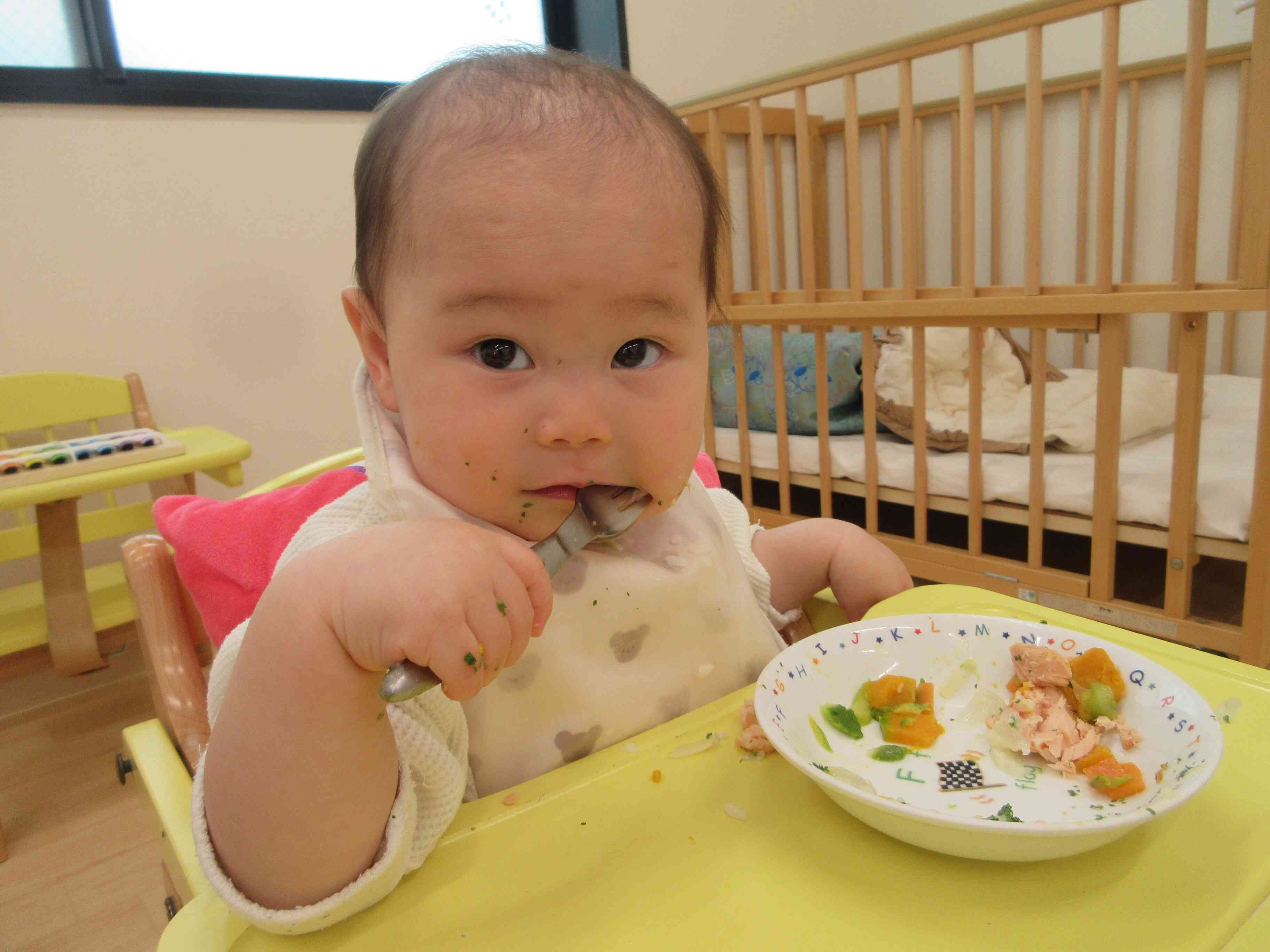 上手に自分で食べれるよ♡