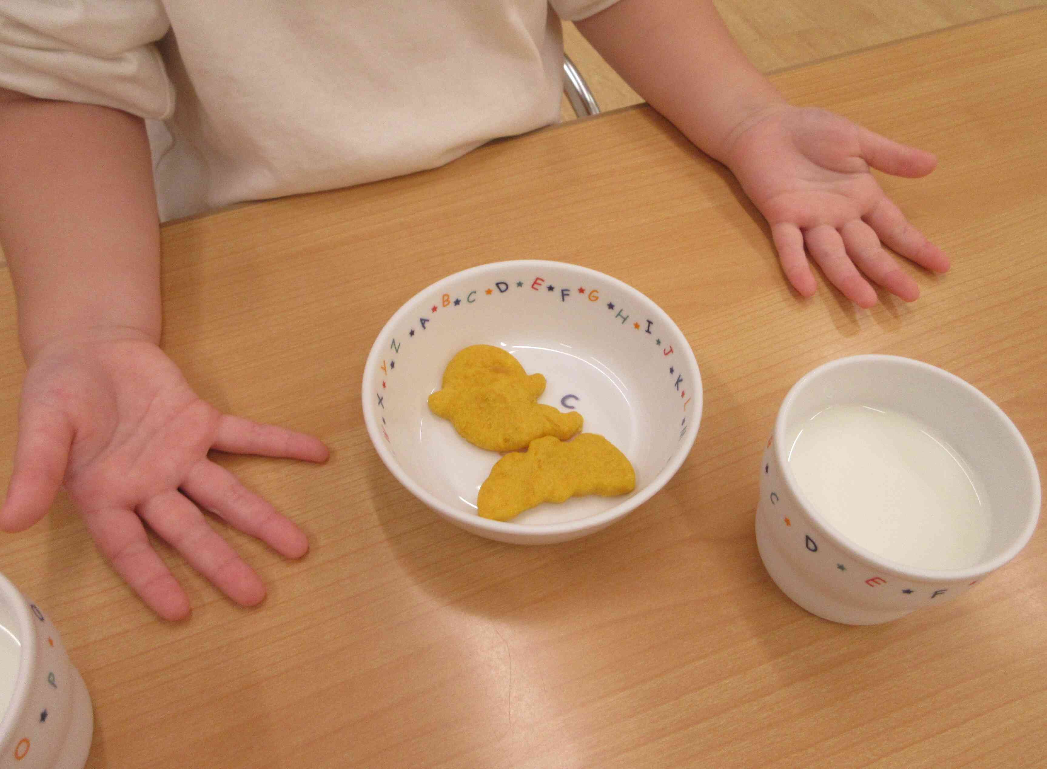 じゃ～ん！今日のおやつはハロウィン仕様！