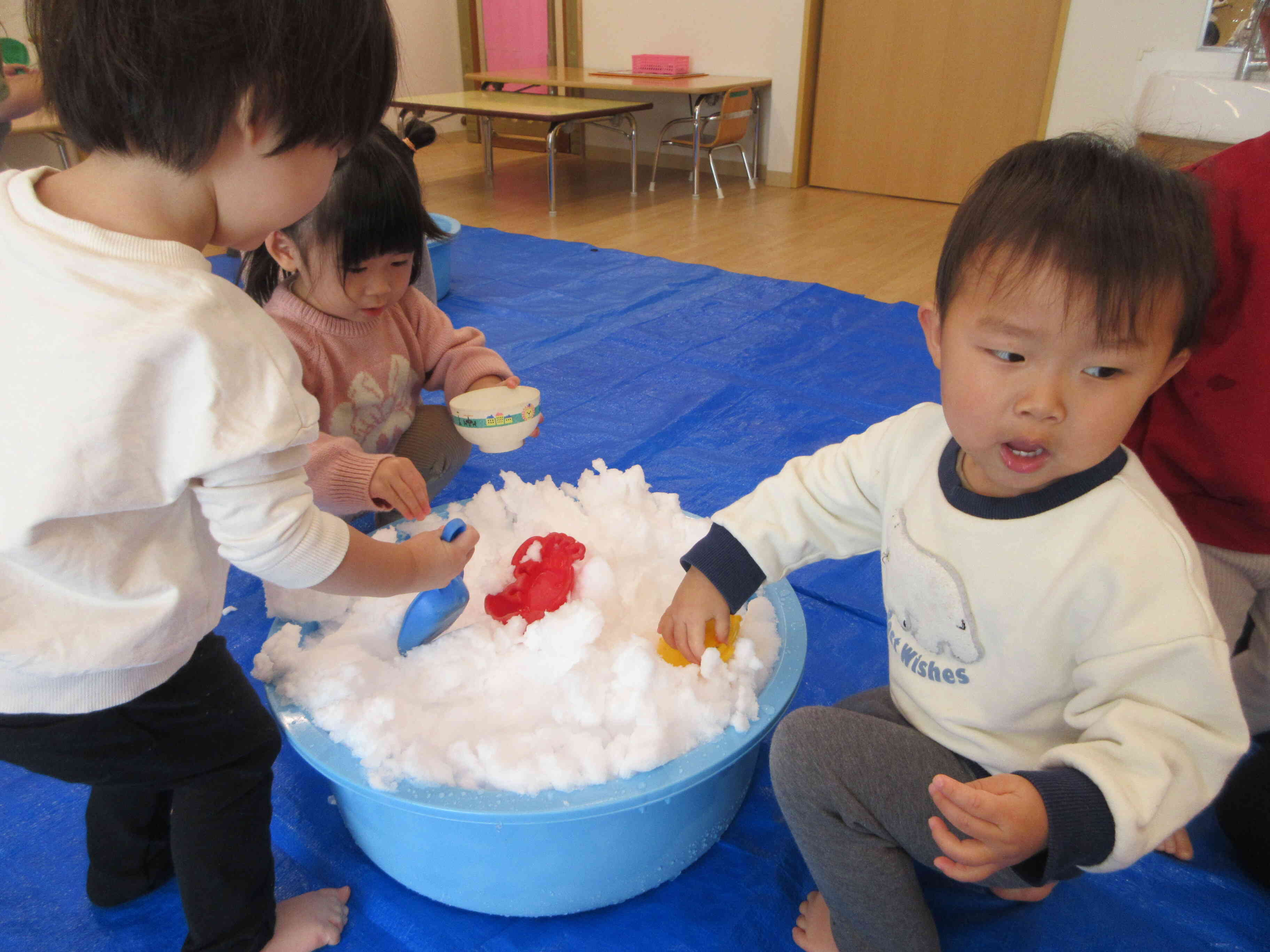 ゆ～きが降ってきた　チャチャチャ♪