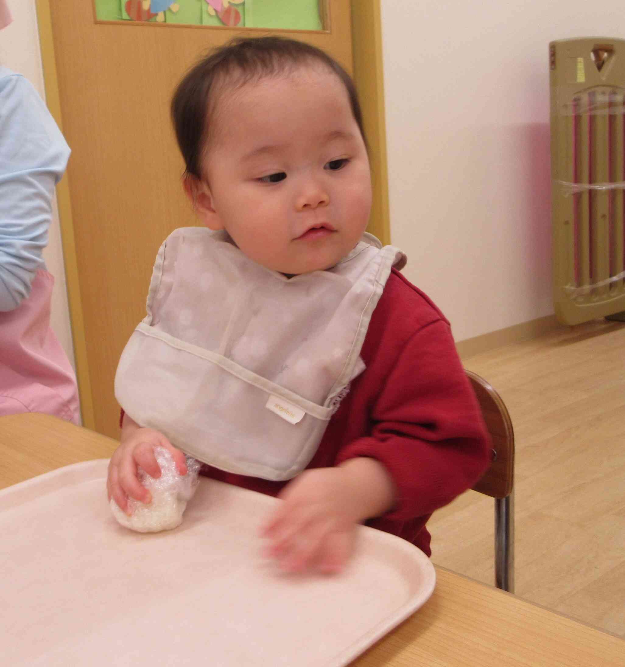 お友だちのおにぎりはどんな形かな？？