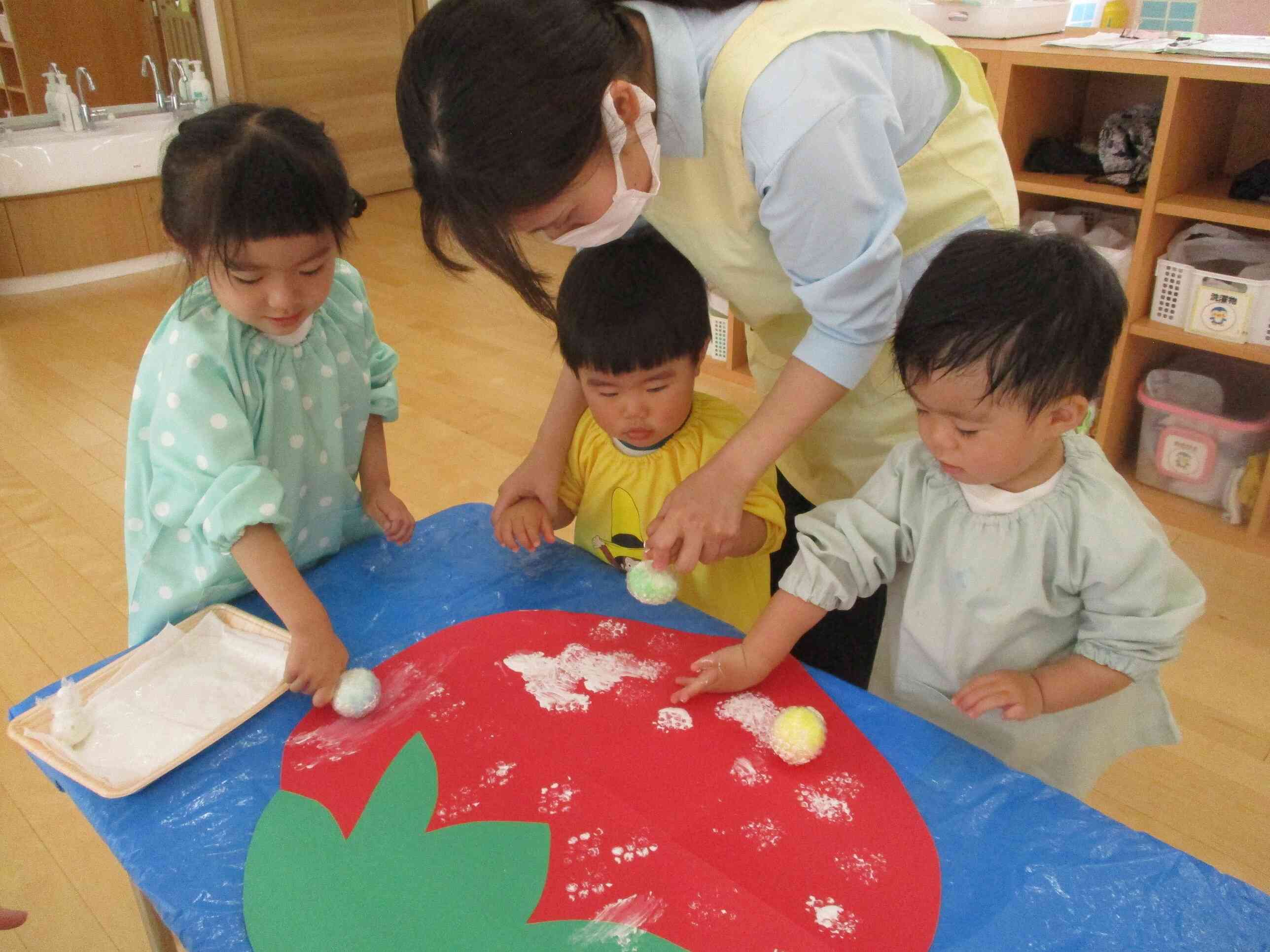 おたのしみ会(いちごのタンポ)