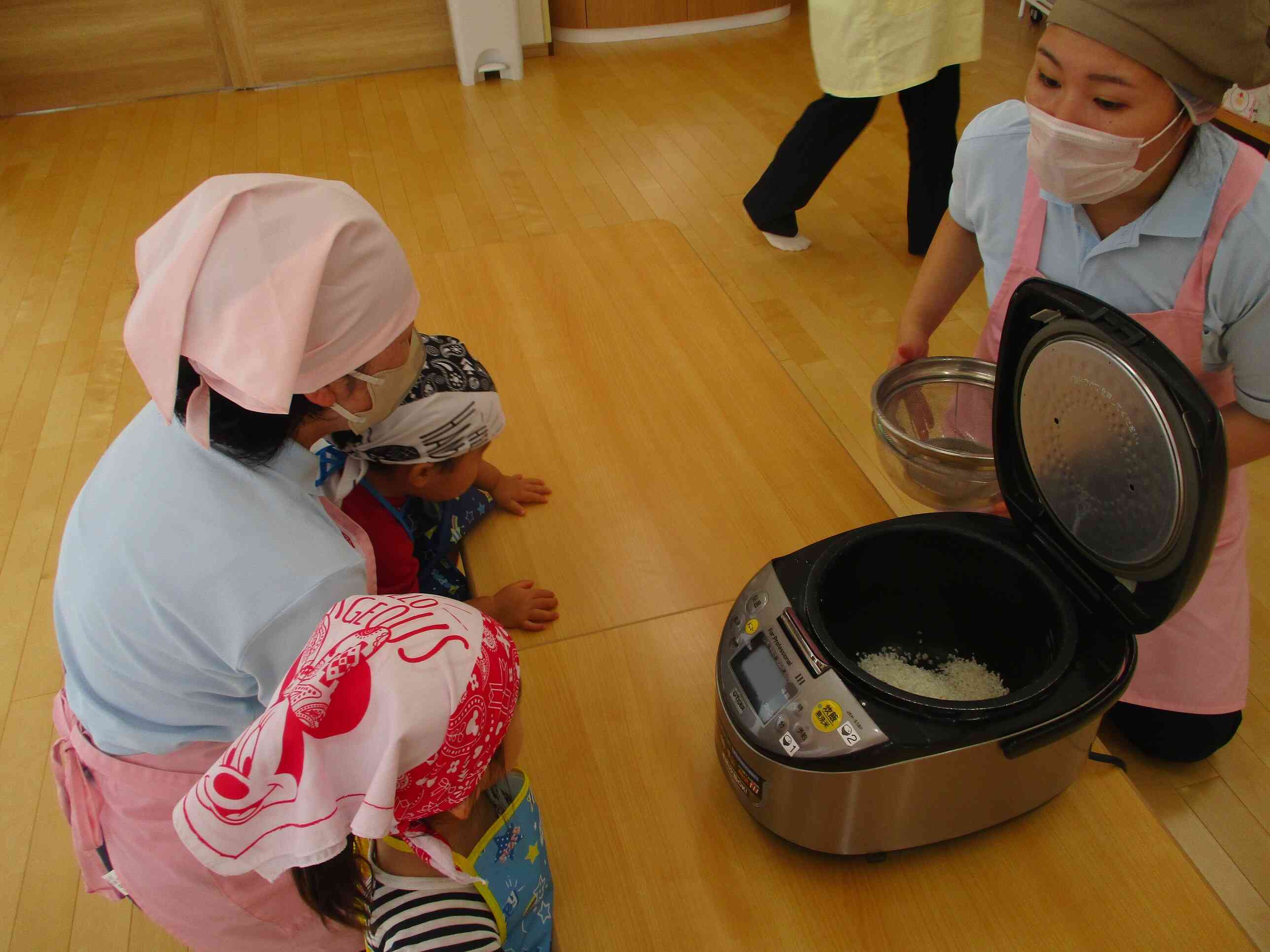炊飯器へ