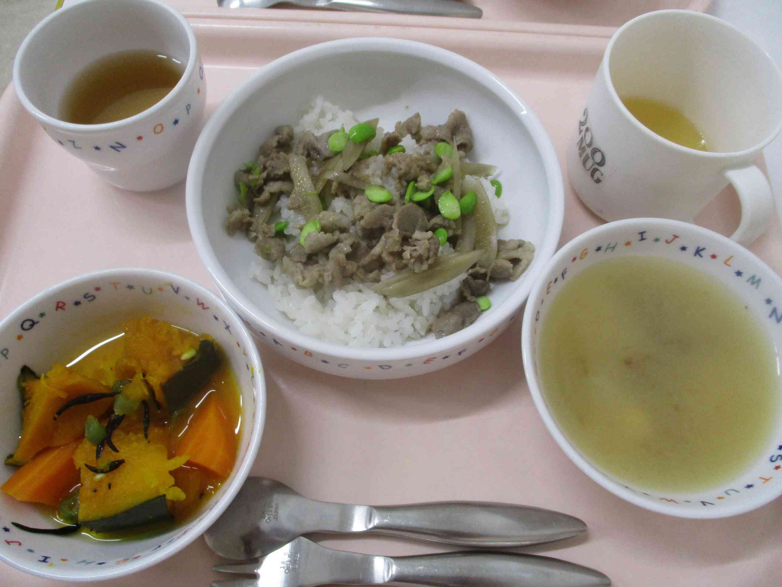 収穫した枝豆は給食のごぼ豚丼のトッピングにでてきていました。