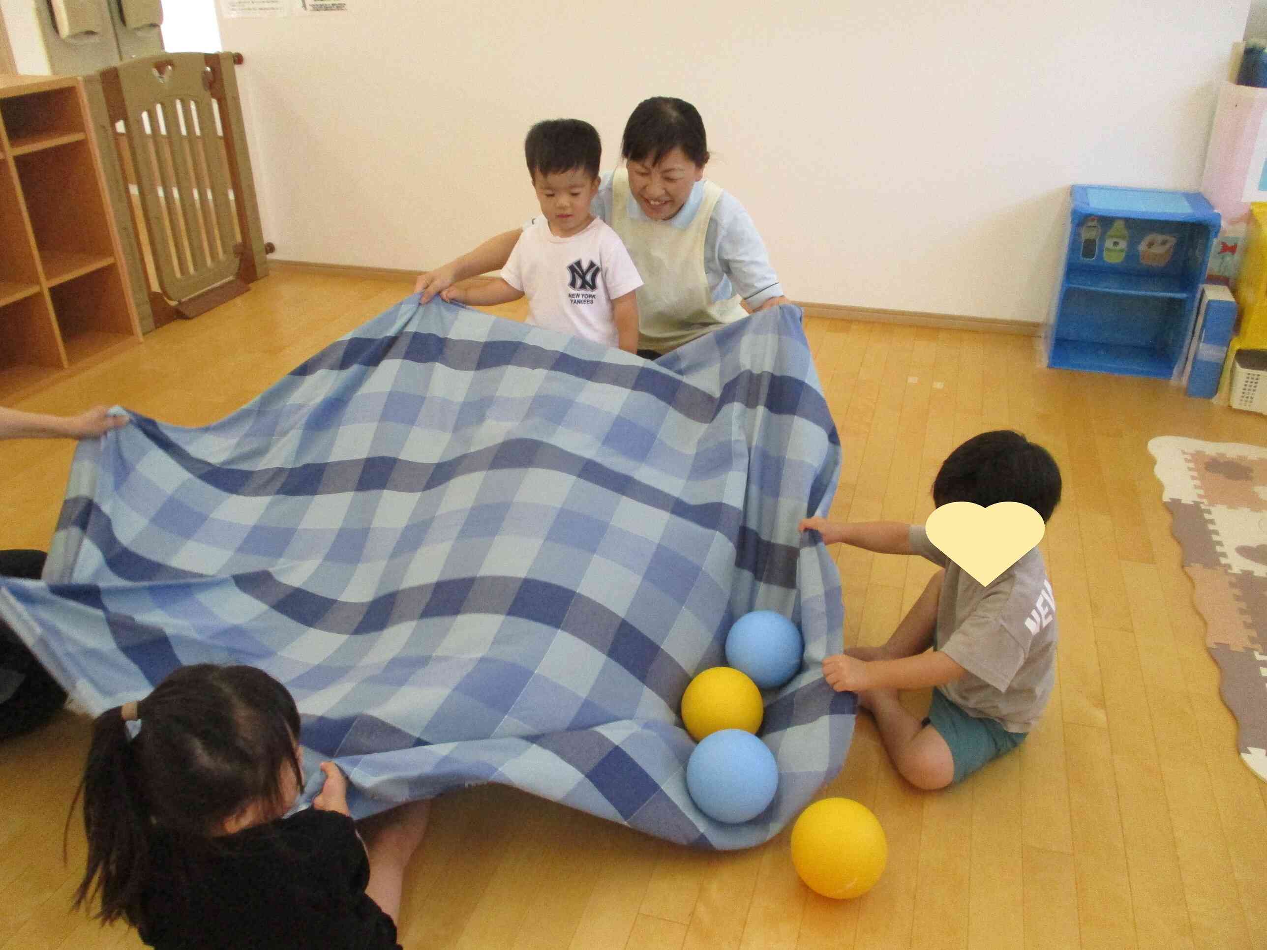 ボールあそび