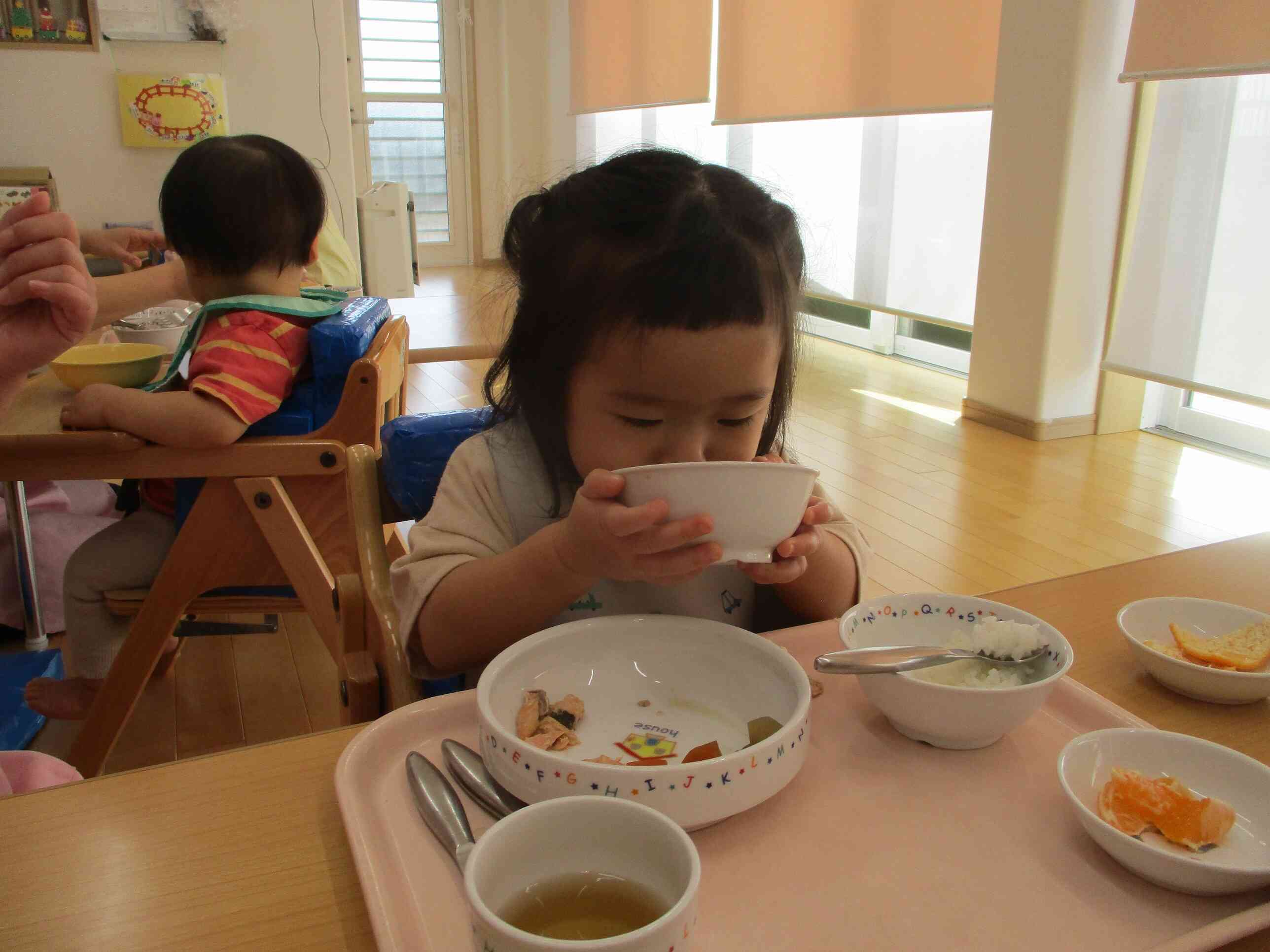 完食！収穫したかぶのおみそ汁は、汁まで完食でした。