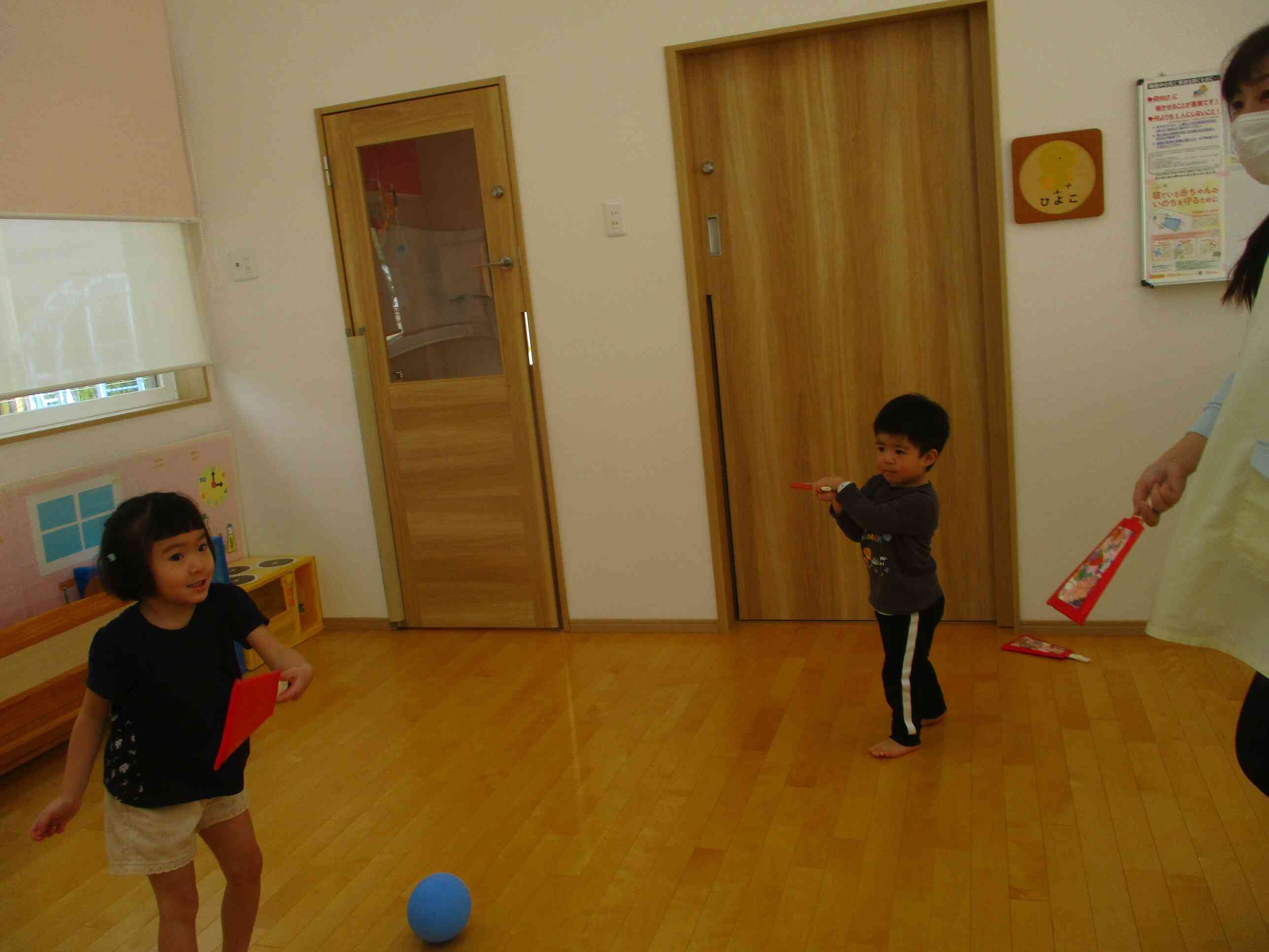 お正月の会の後は、みんなでお正月あそびを楽しみました。