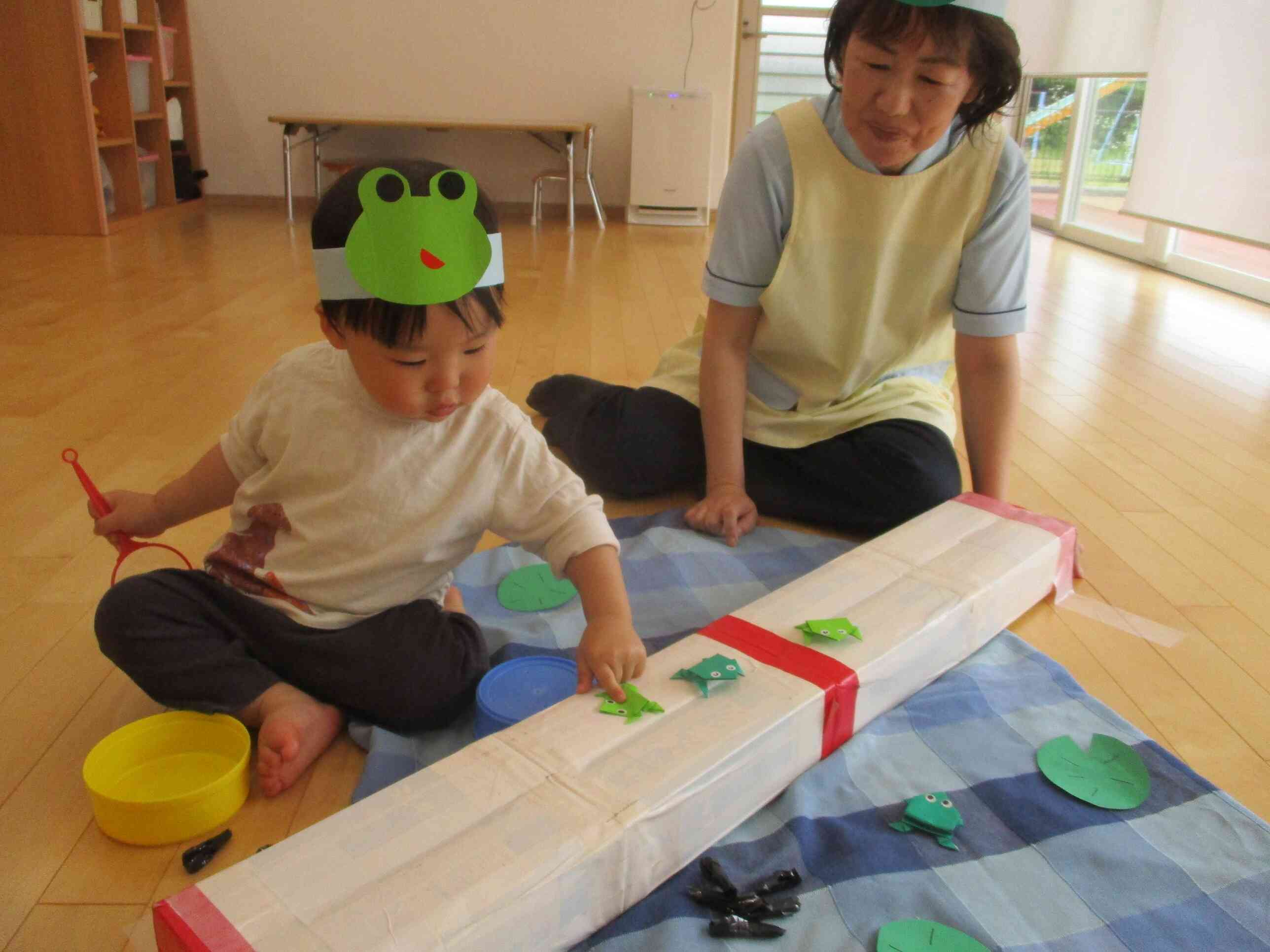 カエルとおたまじゃくし