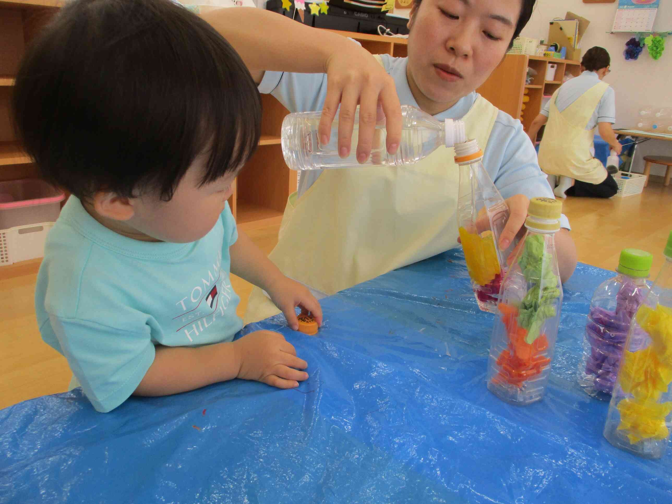 お水を入れて