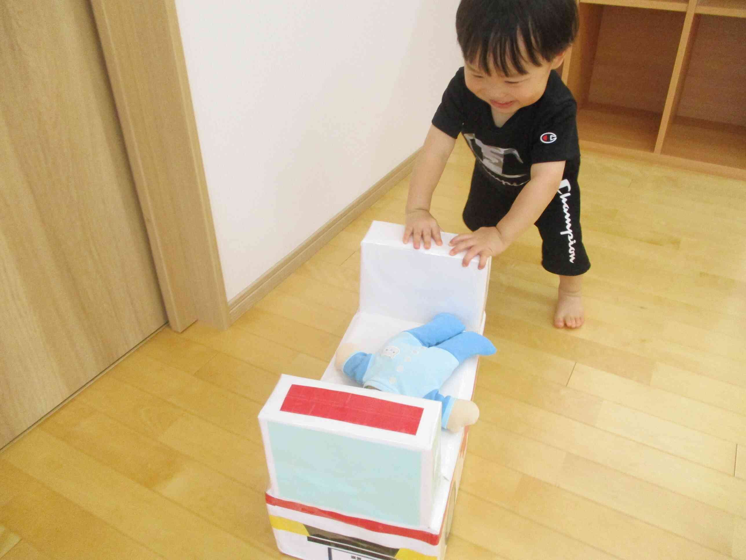 ごっこ遊び
